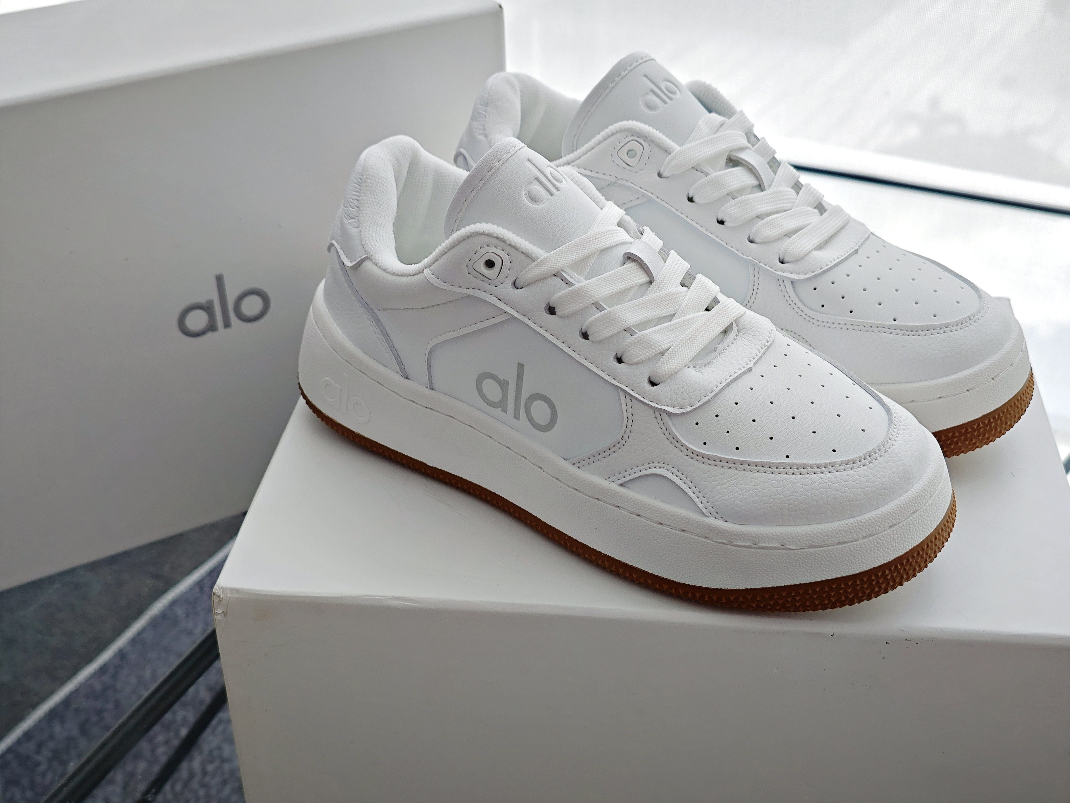 alo 61$   10956-T gallery