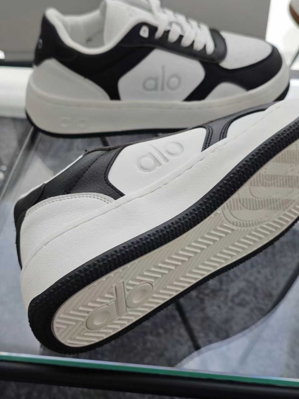 alo 61$   10956-T gallery