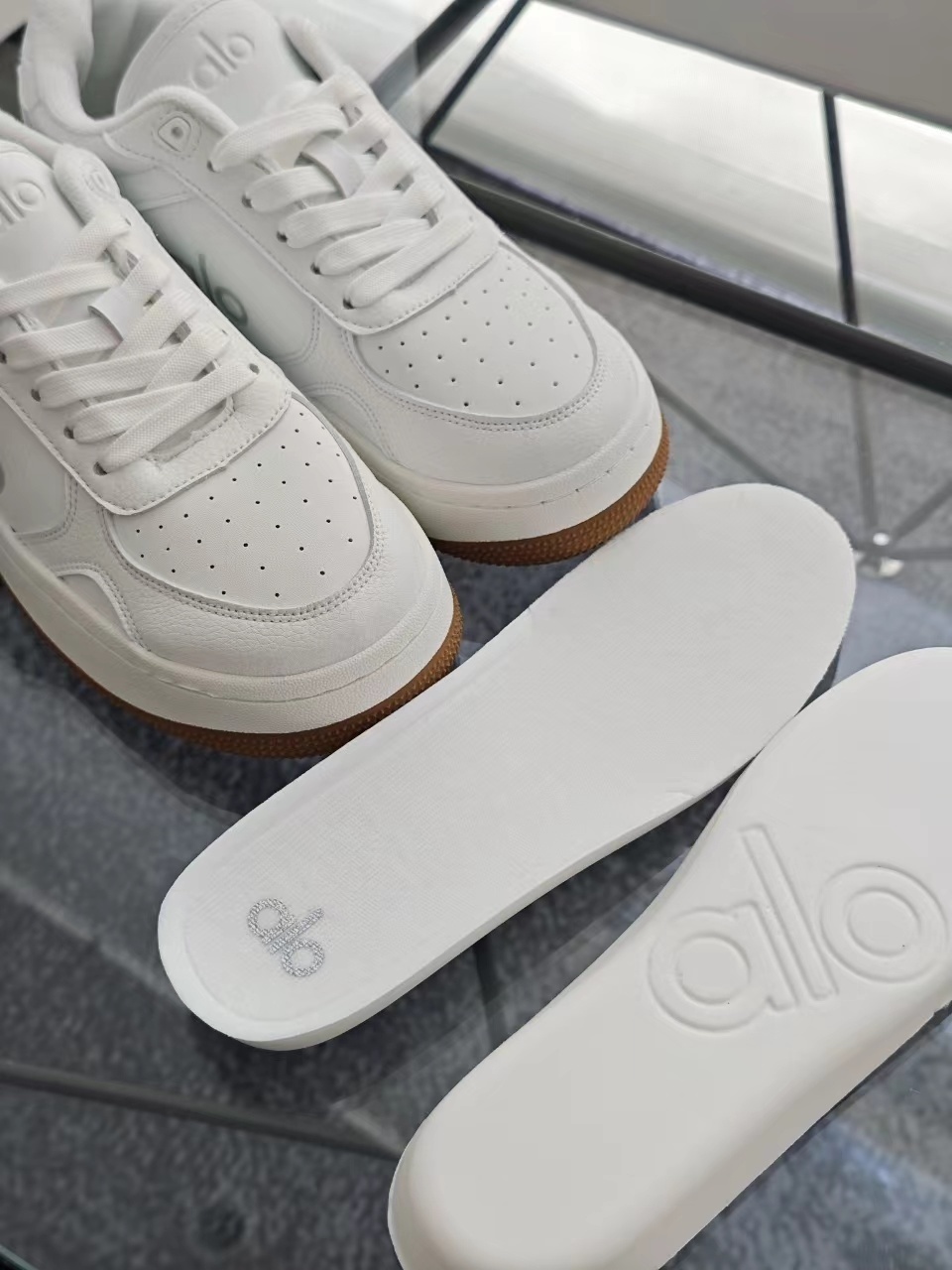 alo 61$   10956-T gallery