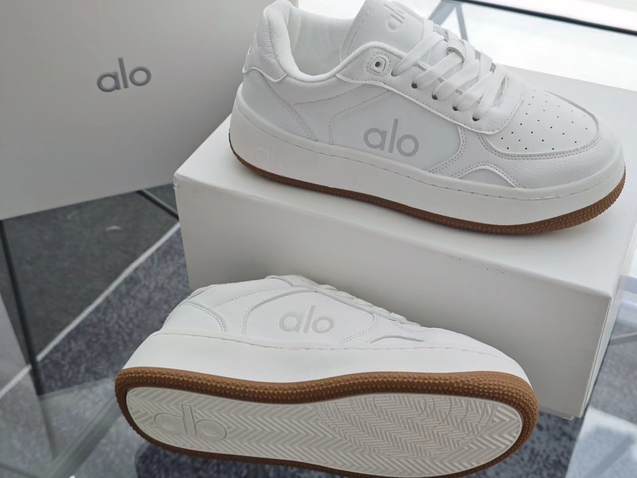 alo 61$   10956-T gallery