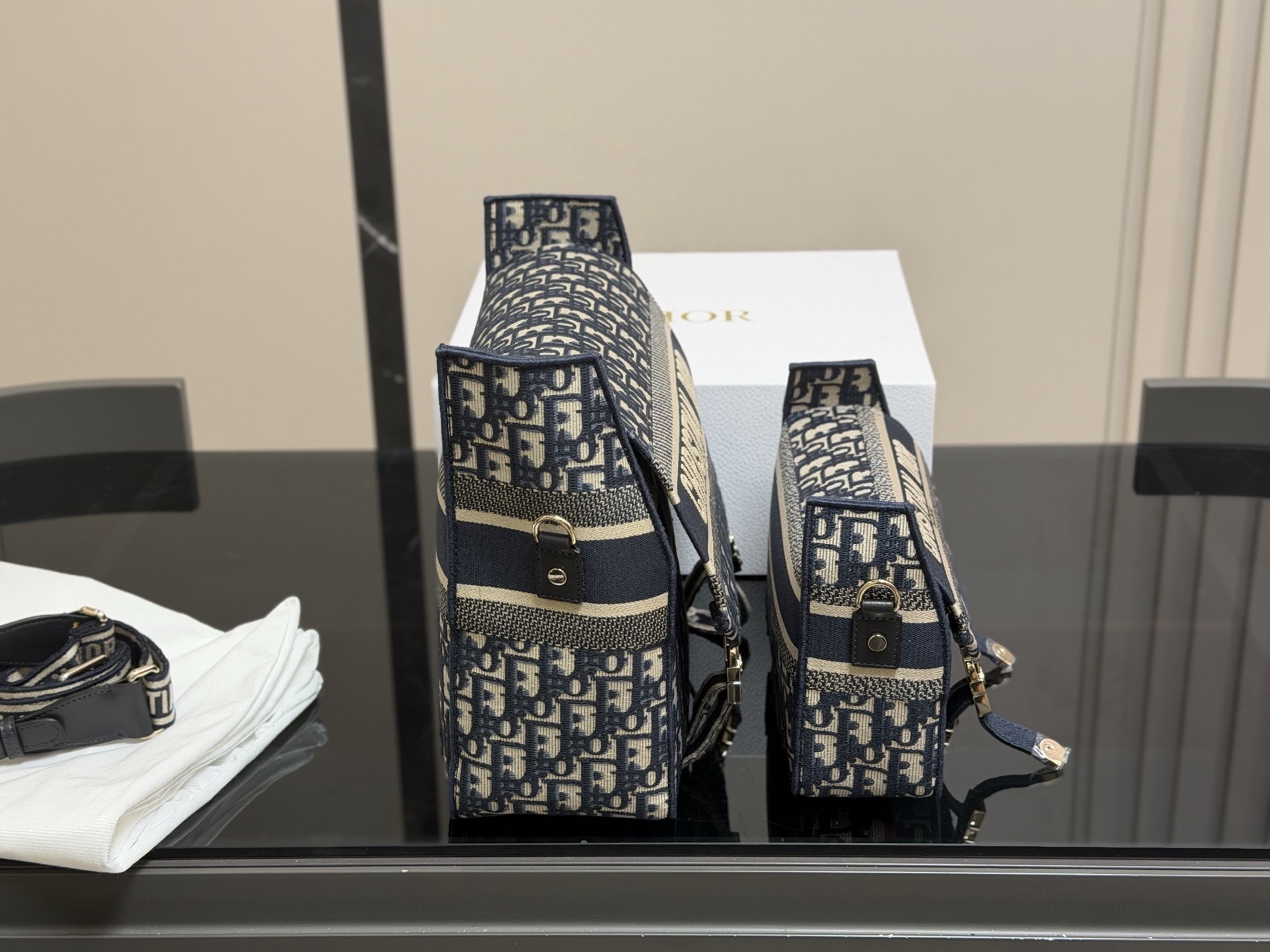 100021 $94 -$97 gallery