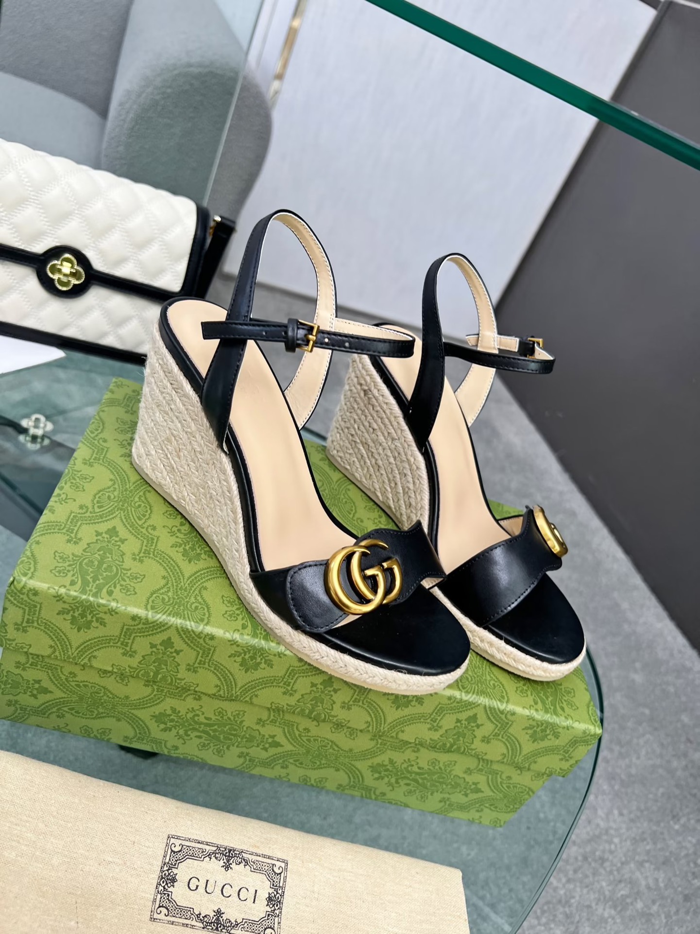 10052 $99 shoes Gucci gallery