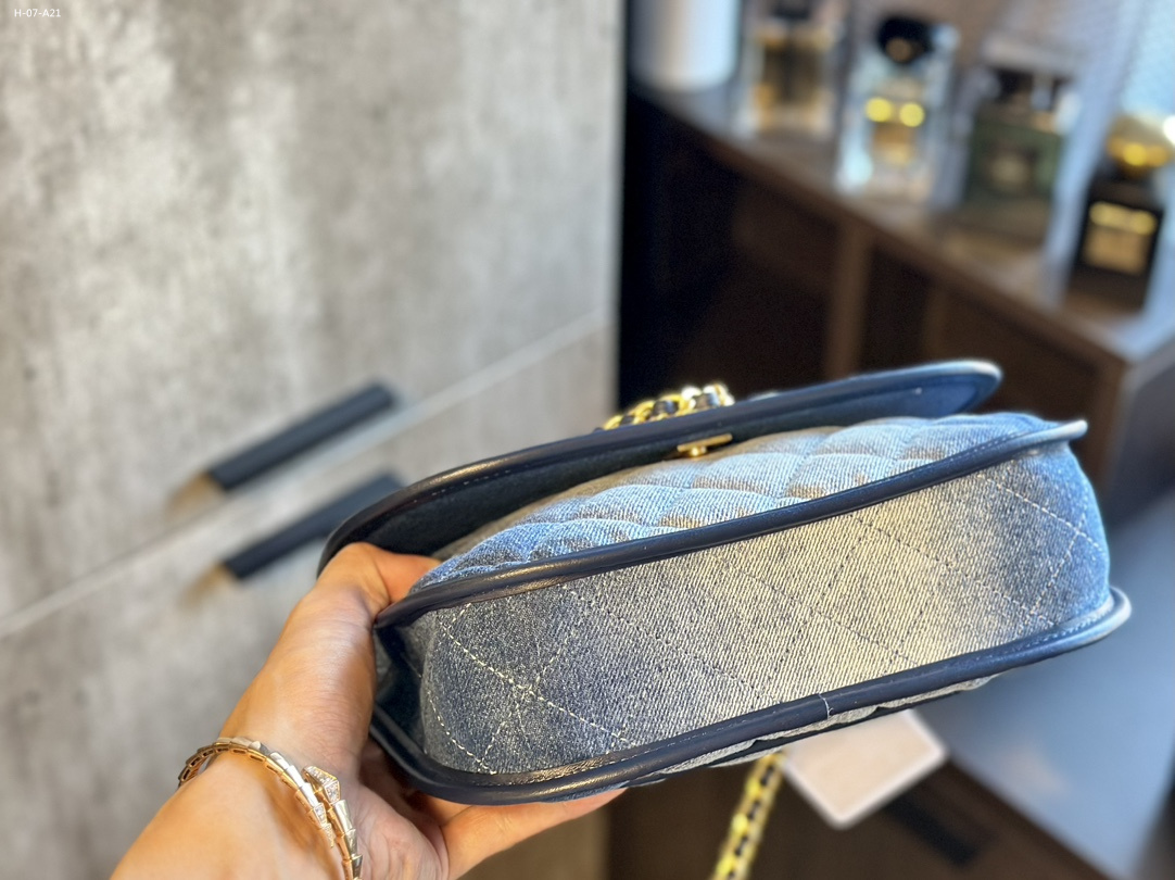 1011 $52 chanel gallery