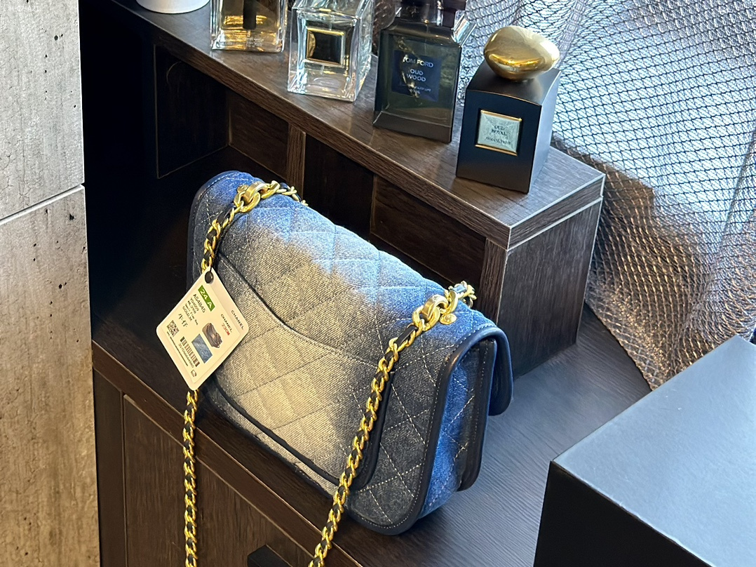 1011 $52 chanel gallery