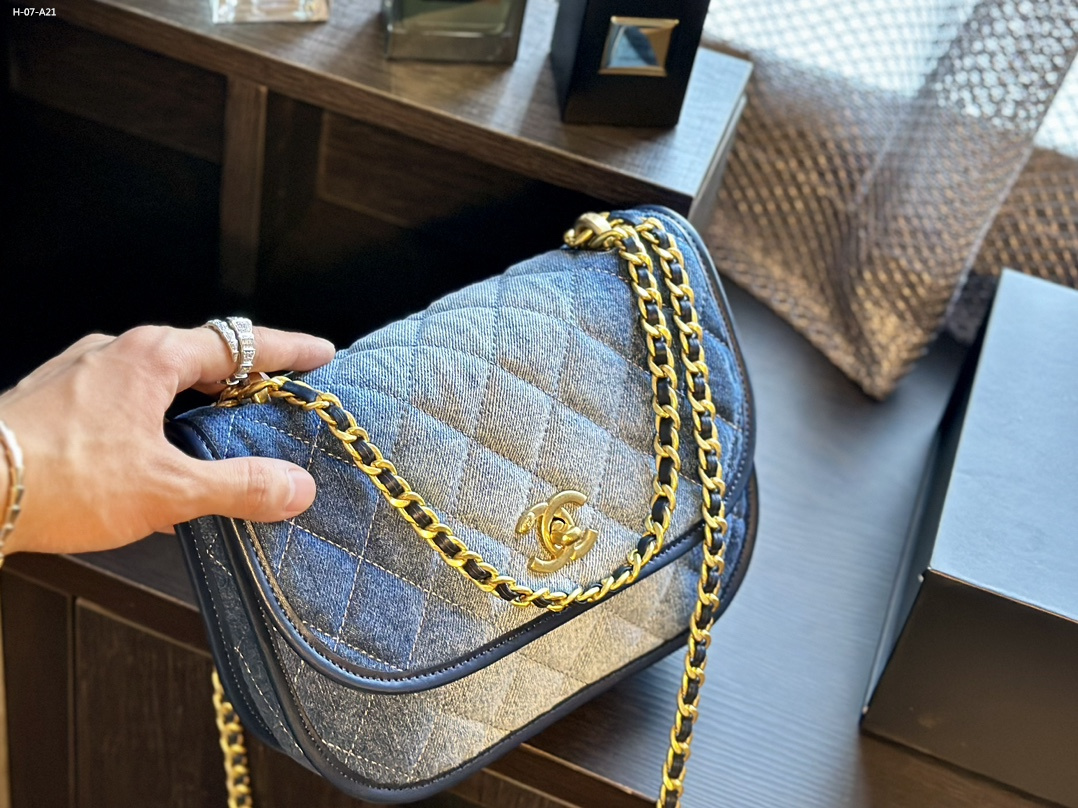 1011 $52 chanel gallery