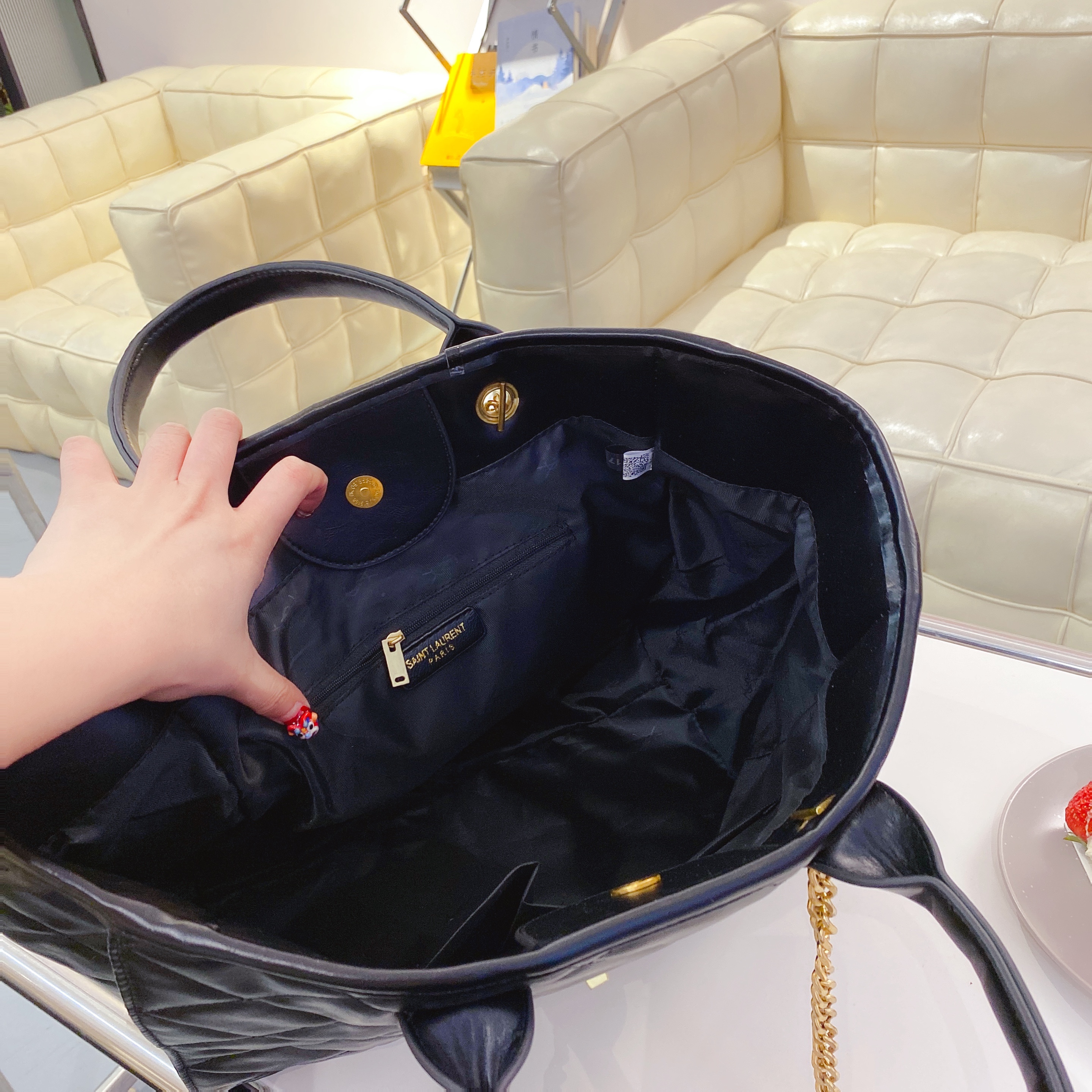 173 $35 ysl gallery