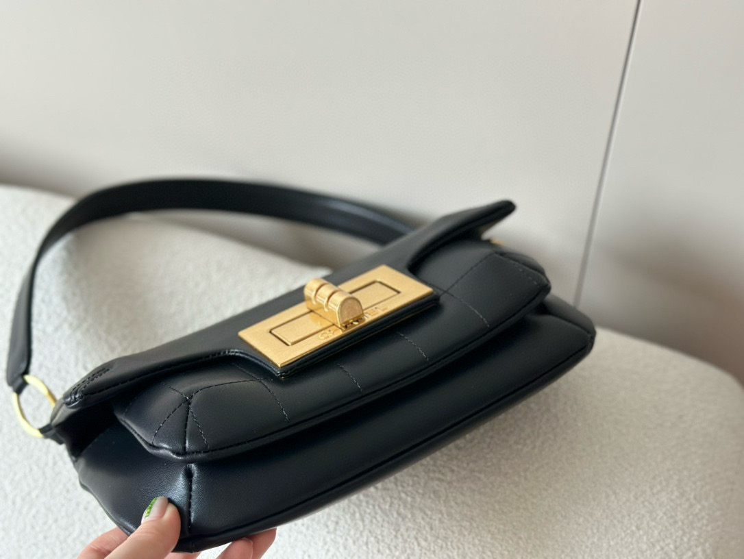 186 Chanel $75 gallery