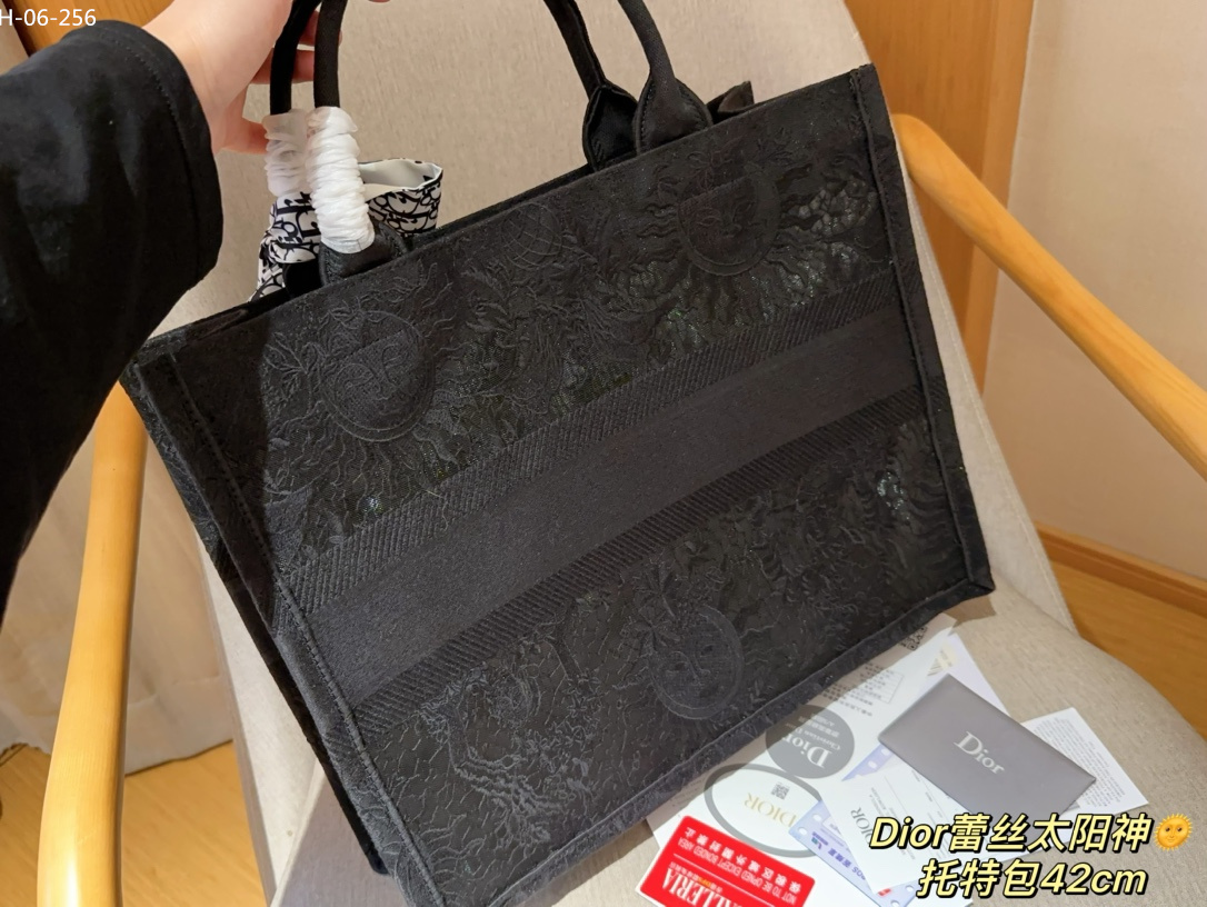 2936 Dior $82 gallery