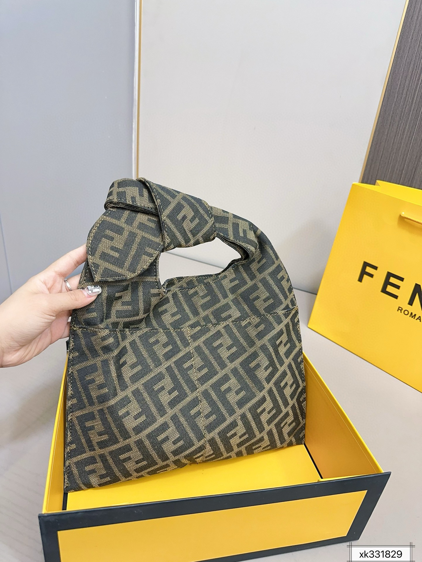 3036 $69 FENDL gallery