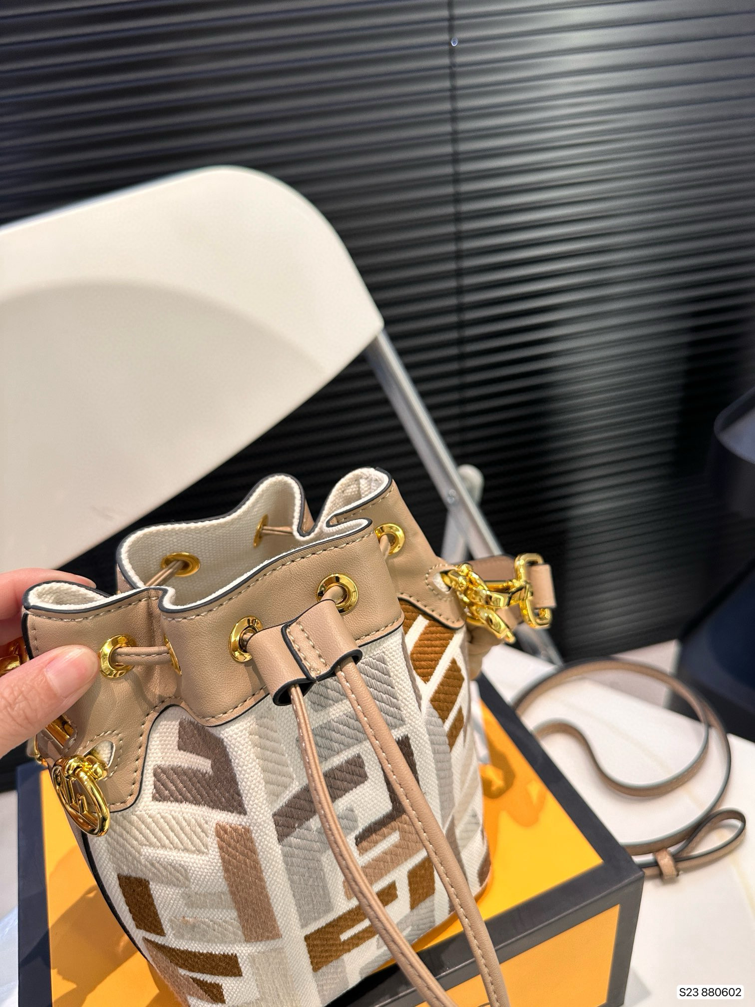 3038 $75 FENDL gallery