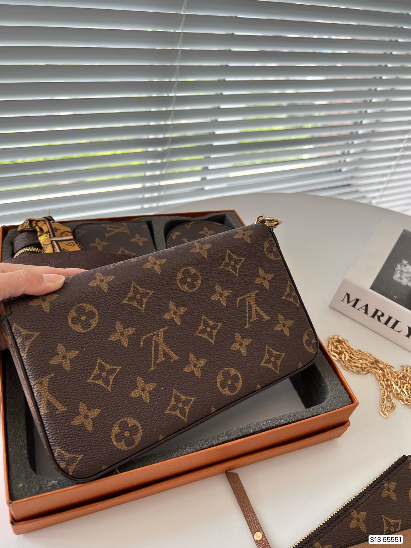 3763 LV set box $69 gallery