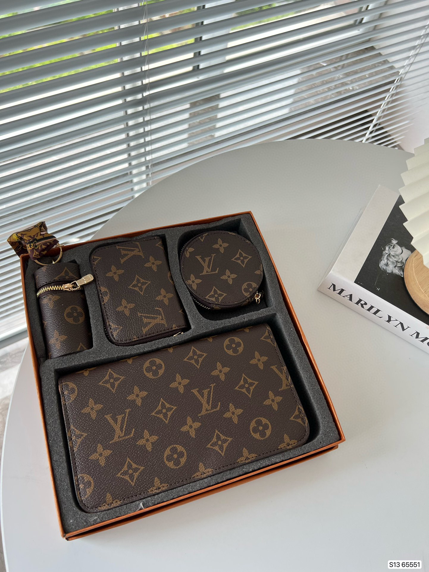 3763 LV set box $69 gallery