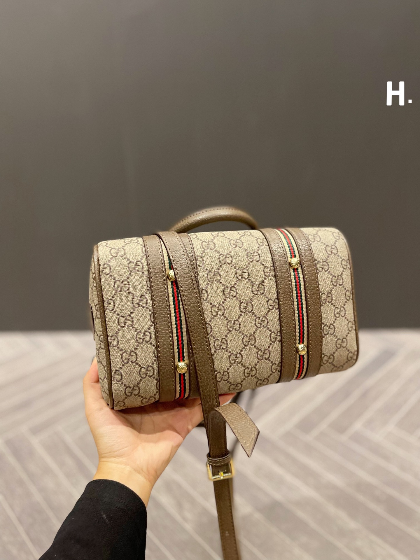 516 $69 gucci gallery