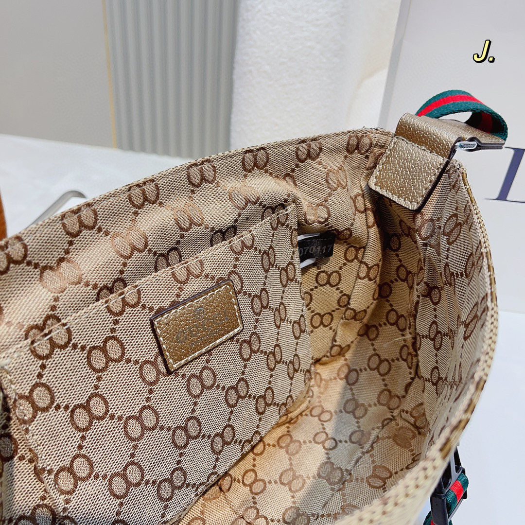 527  $70 gucci gallery