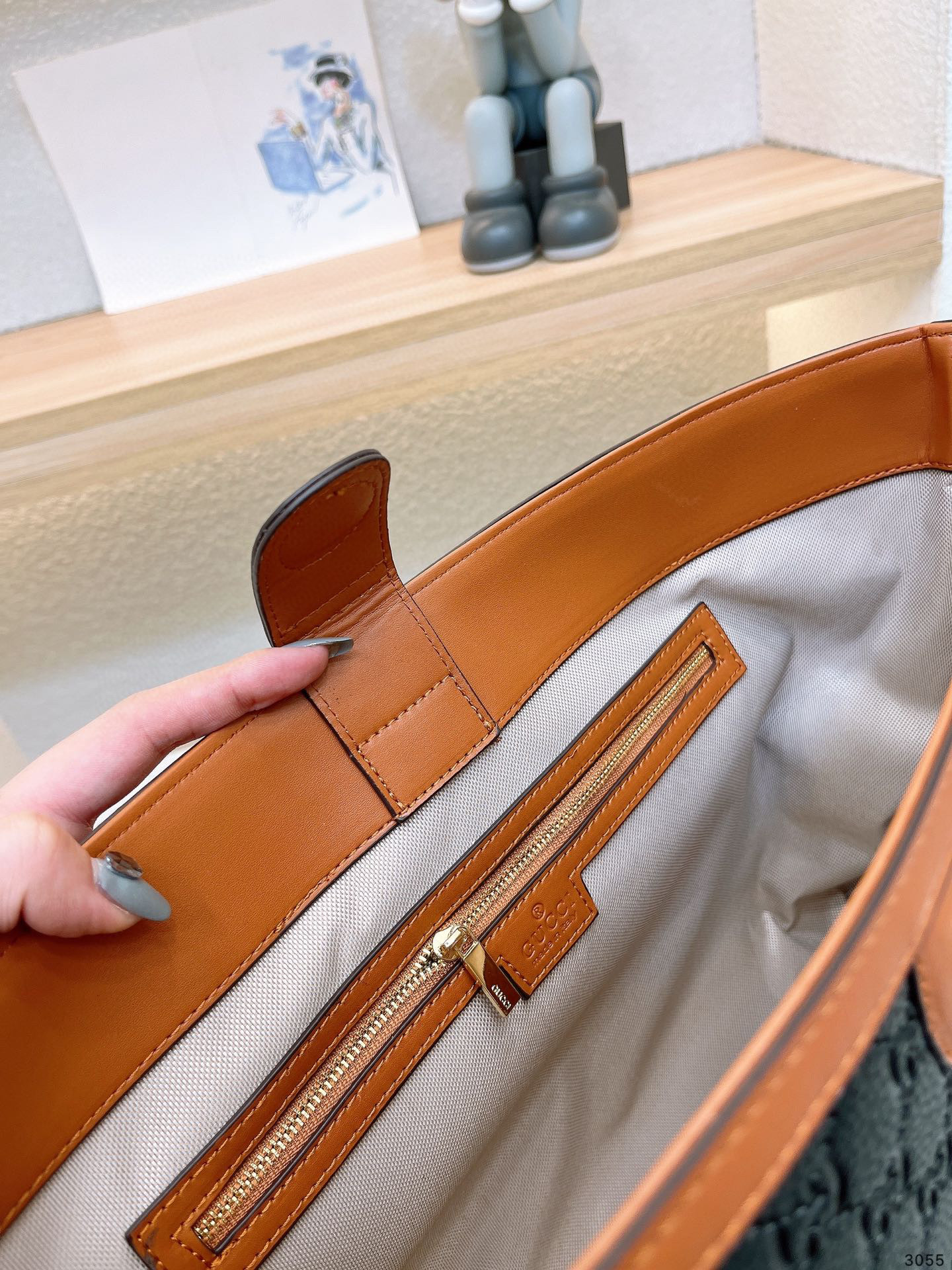 528  $59 gucci gallery