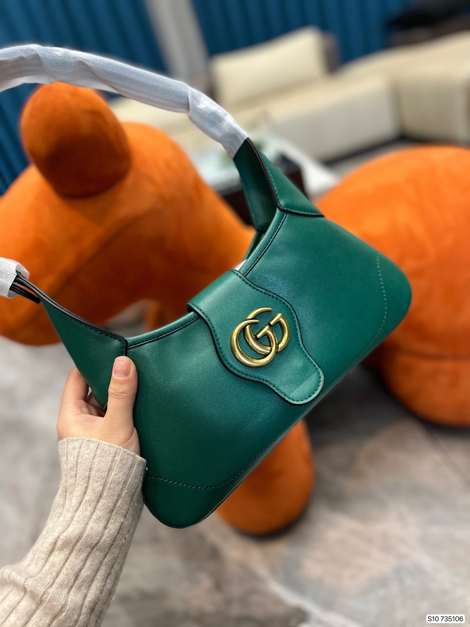 534  $55 gucci gallery