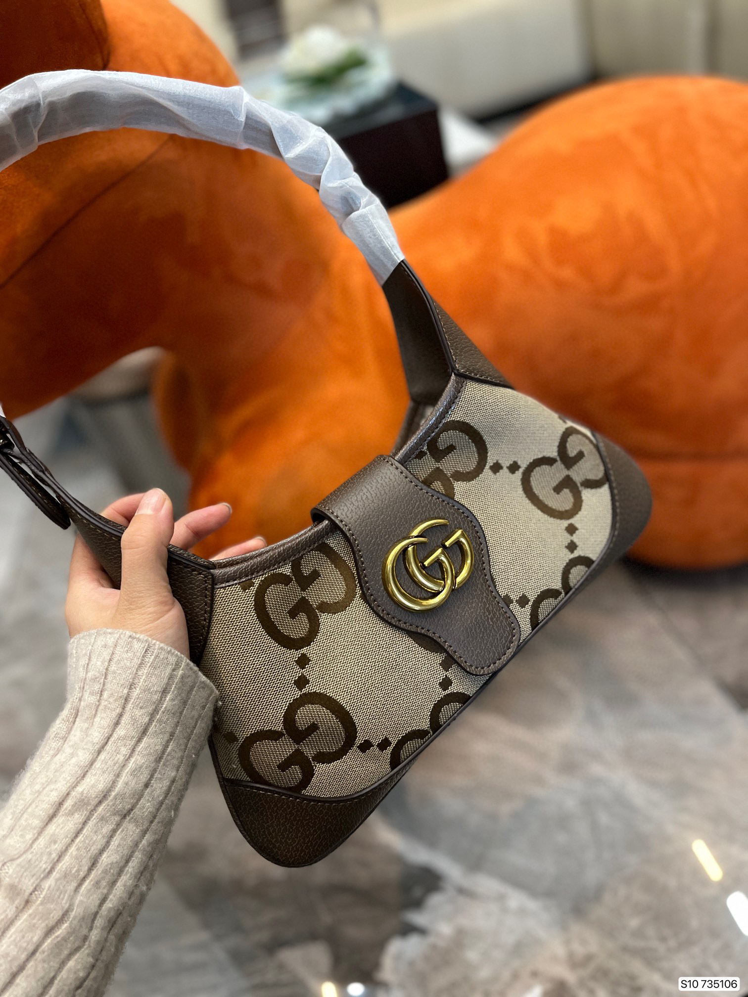 534  $55 gucci gallery
