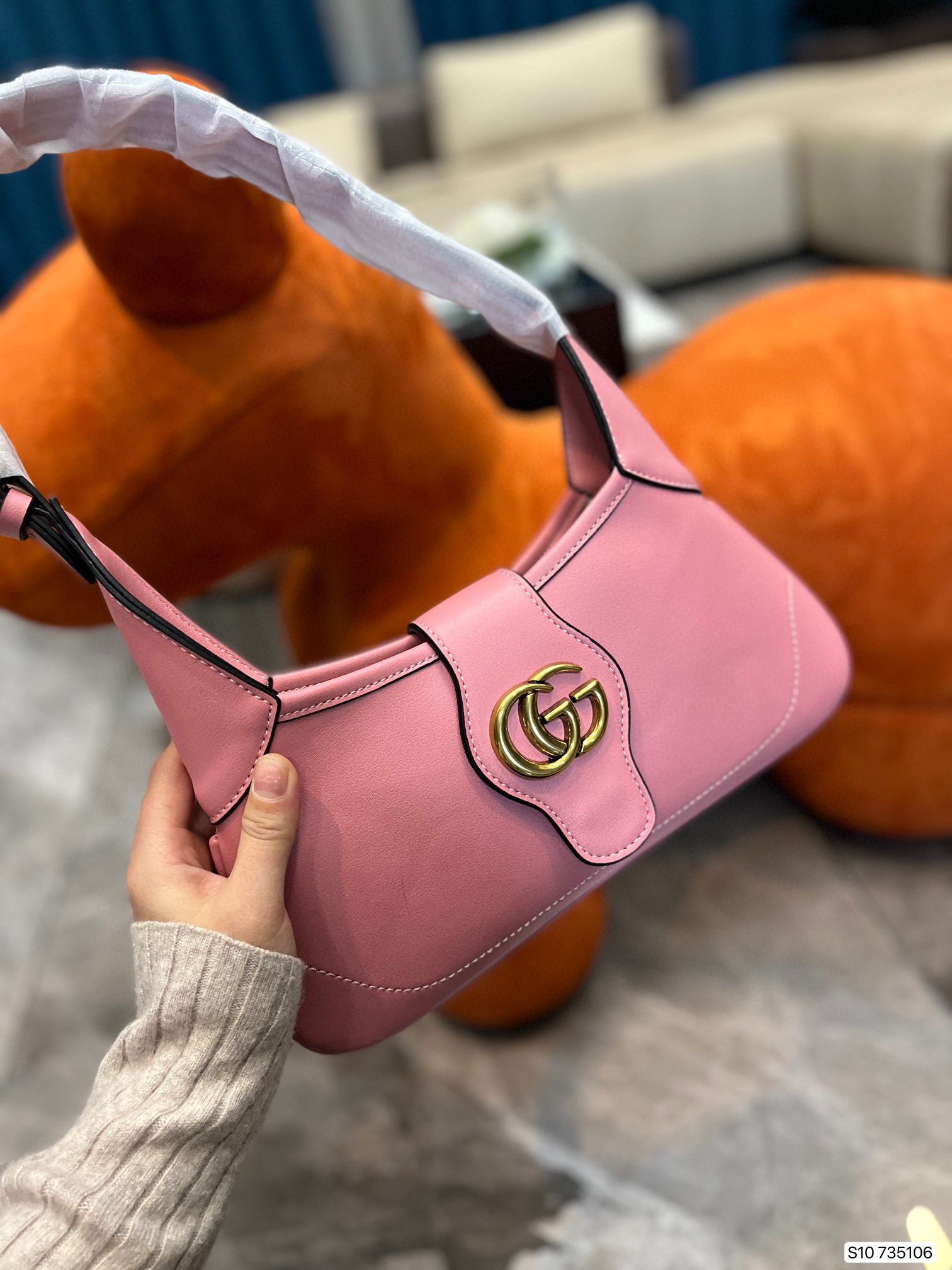 534  $55 gucci gallery