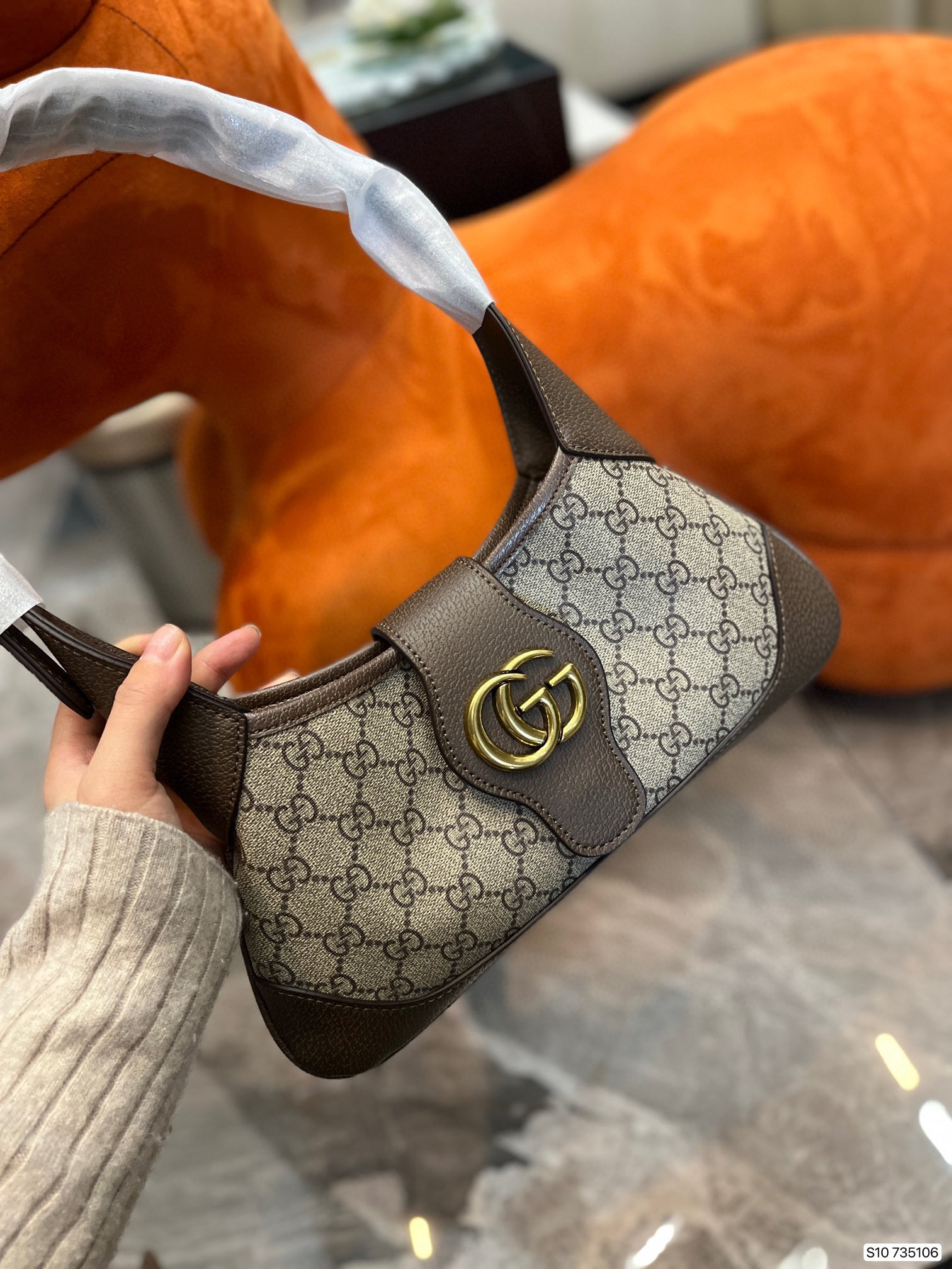 534  $68 gucci gallery