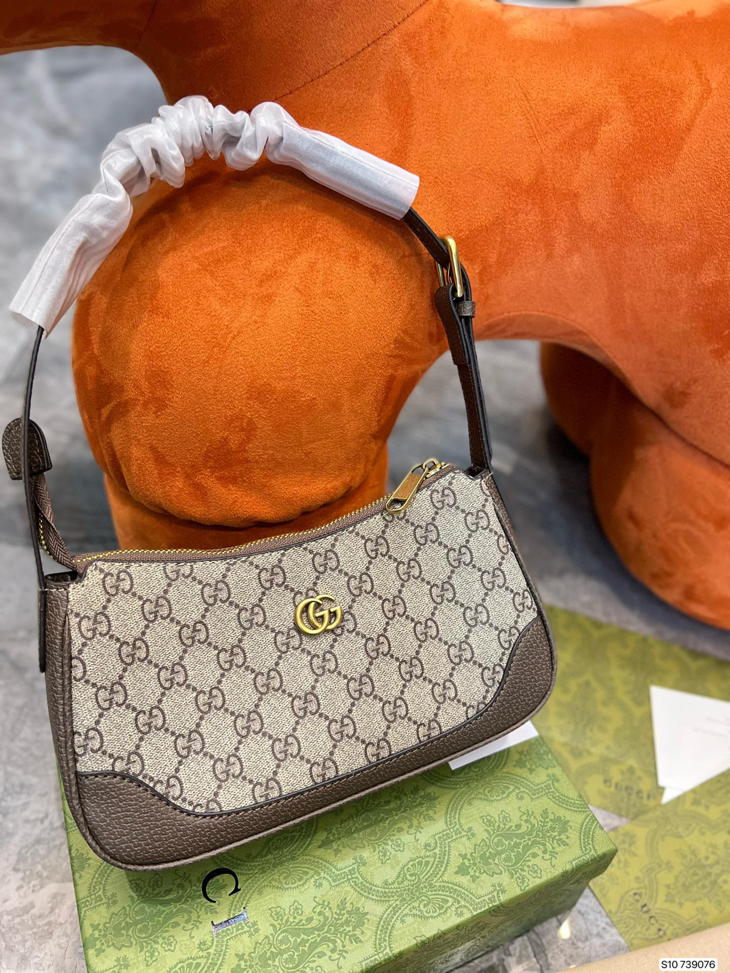 538  $55 gucci gallery