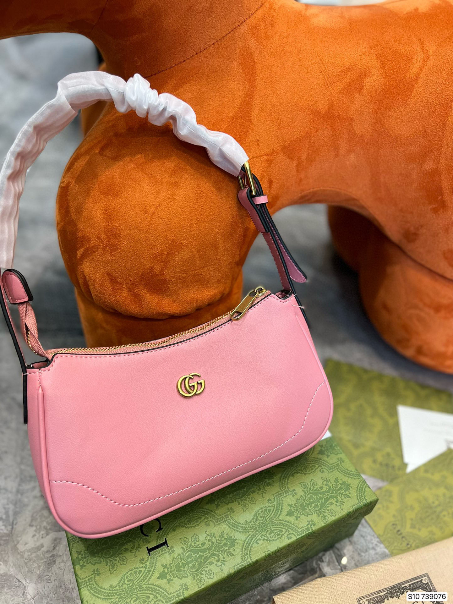 538  $55 gucci gallery
