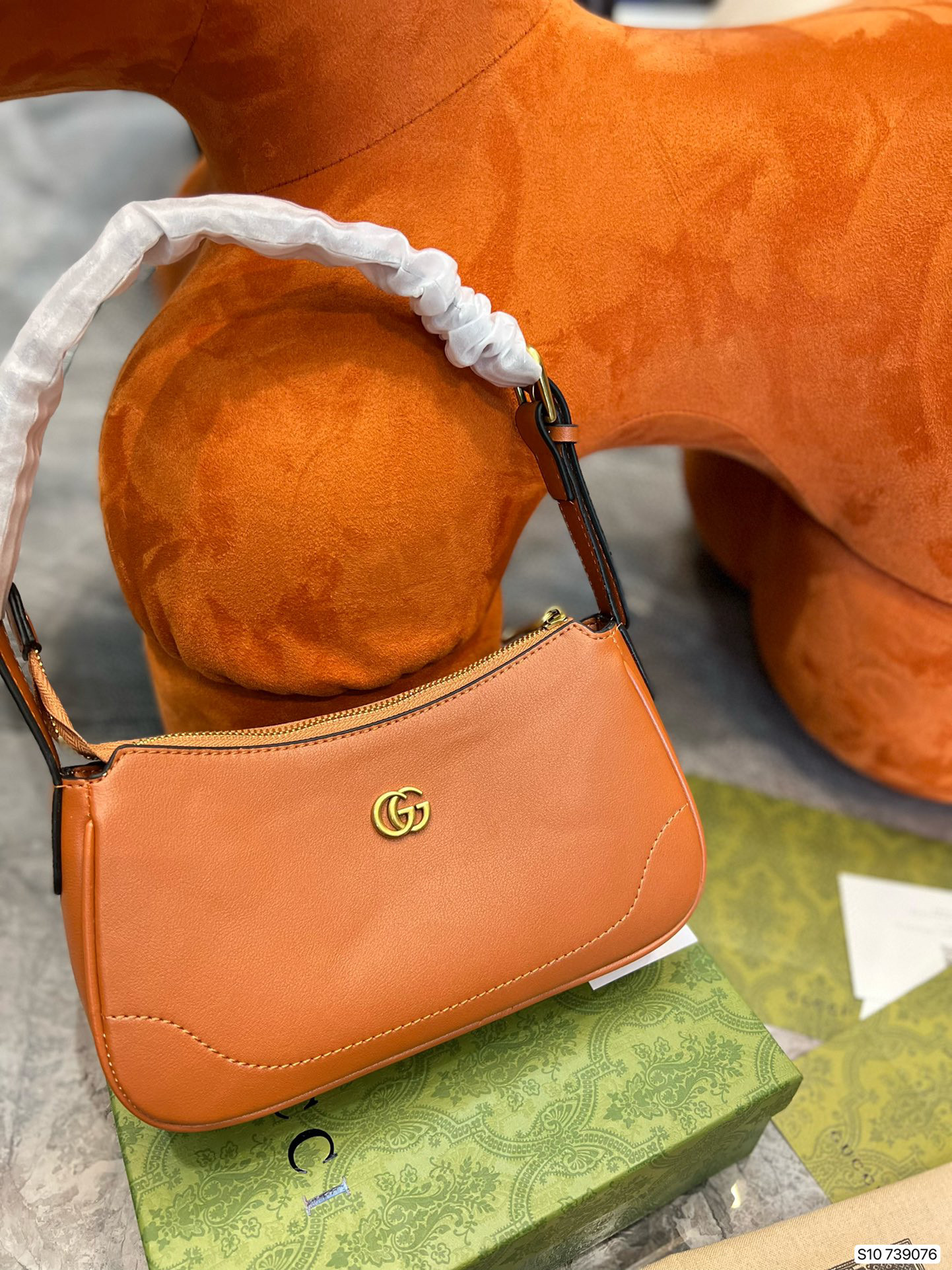 538  $55 gucci gallery
