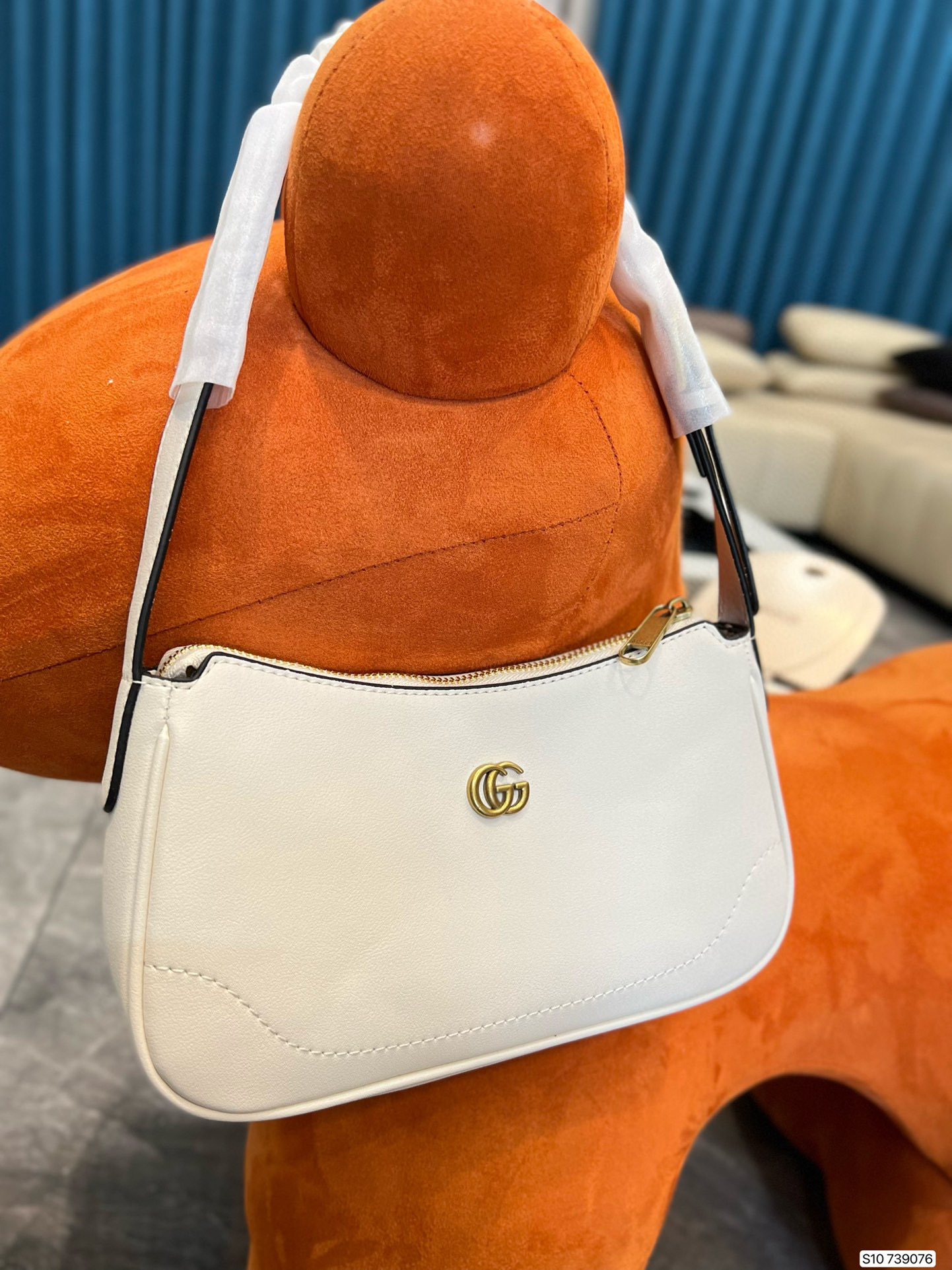 538  $55 gucci gallery