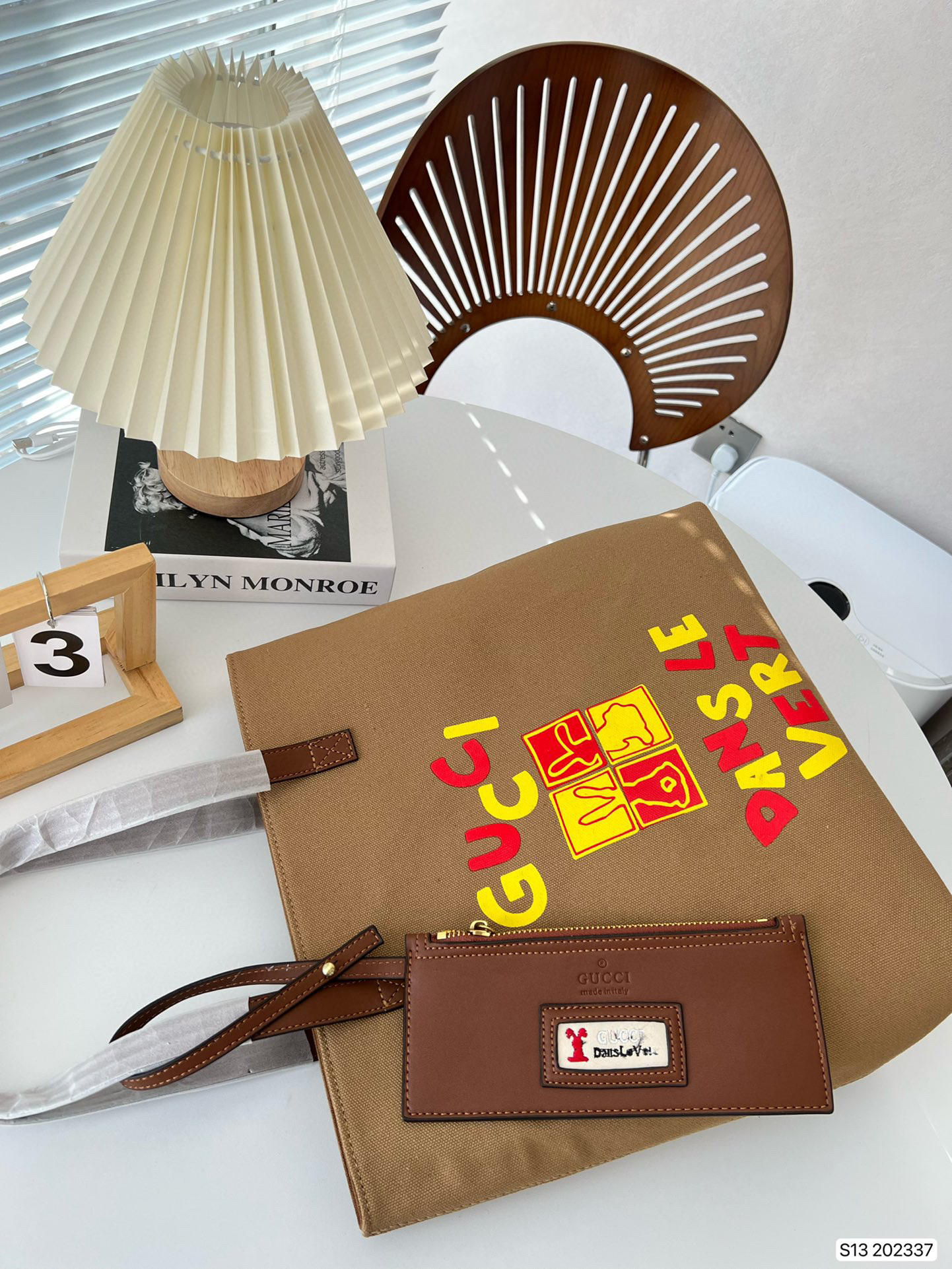 541  $60 gucci gallery