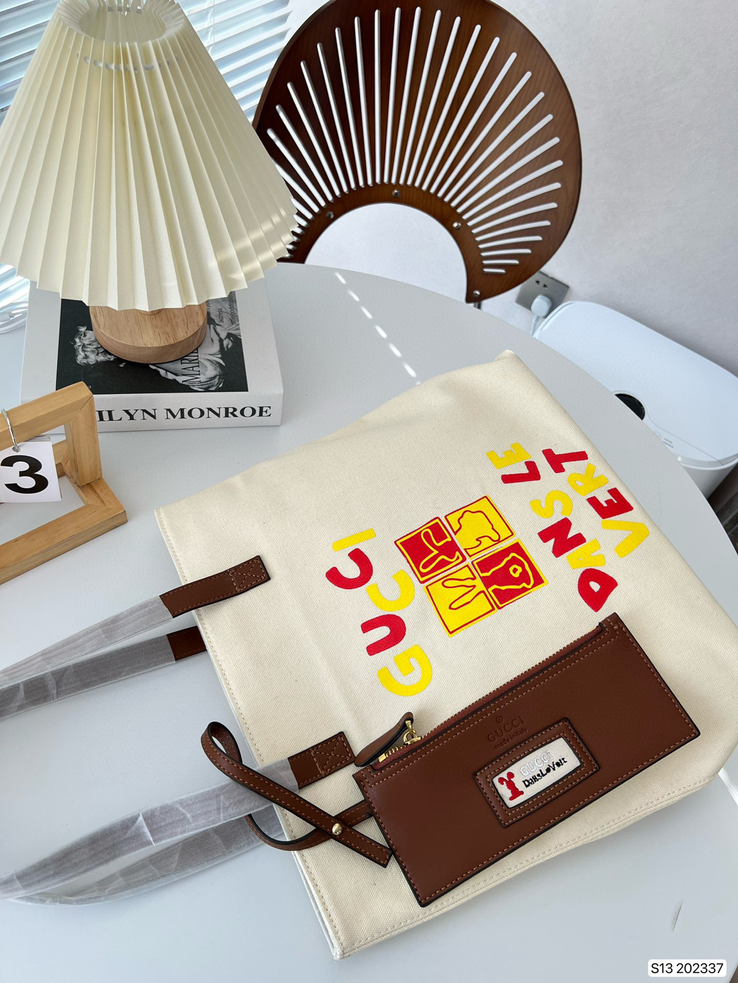 541  $60 gucci gallery
