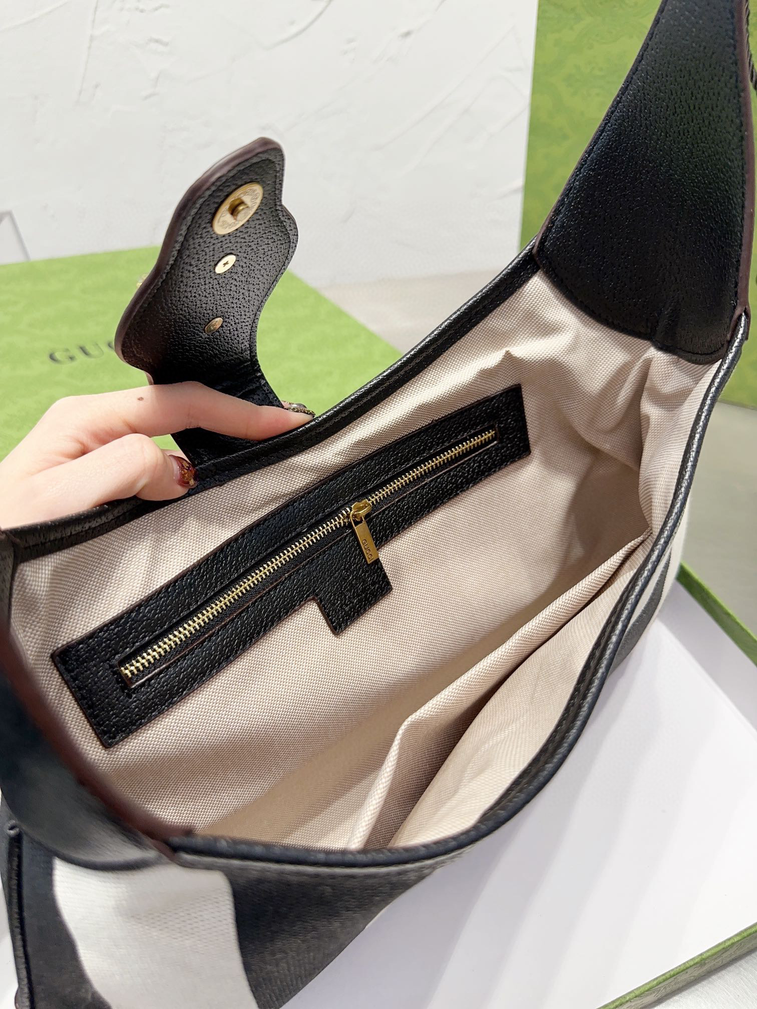 547 $65 gucci gallery