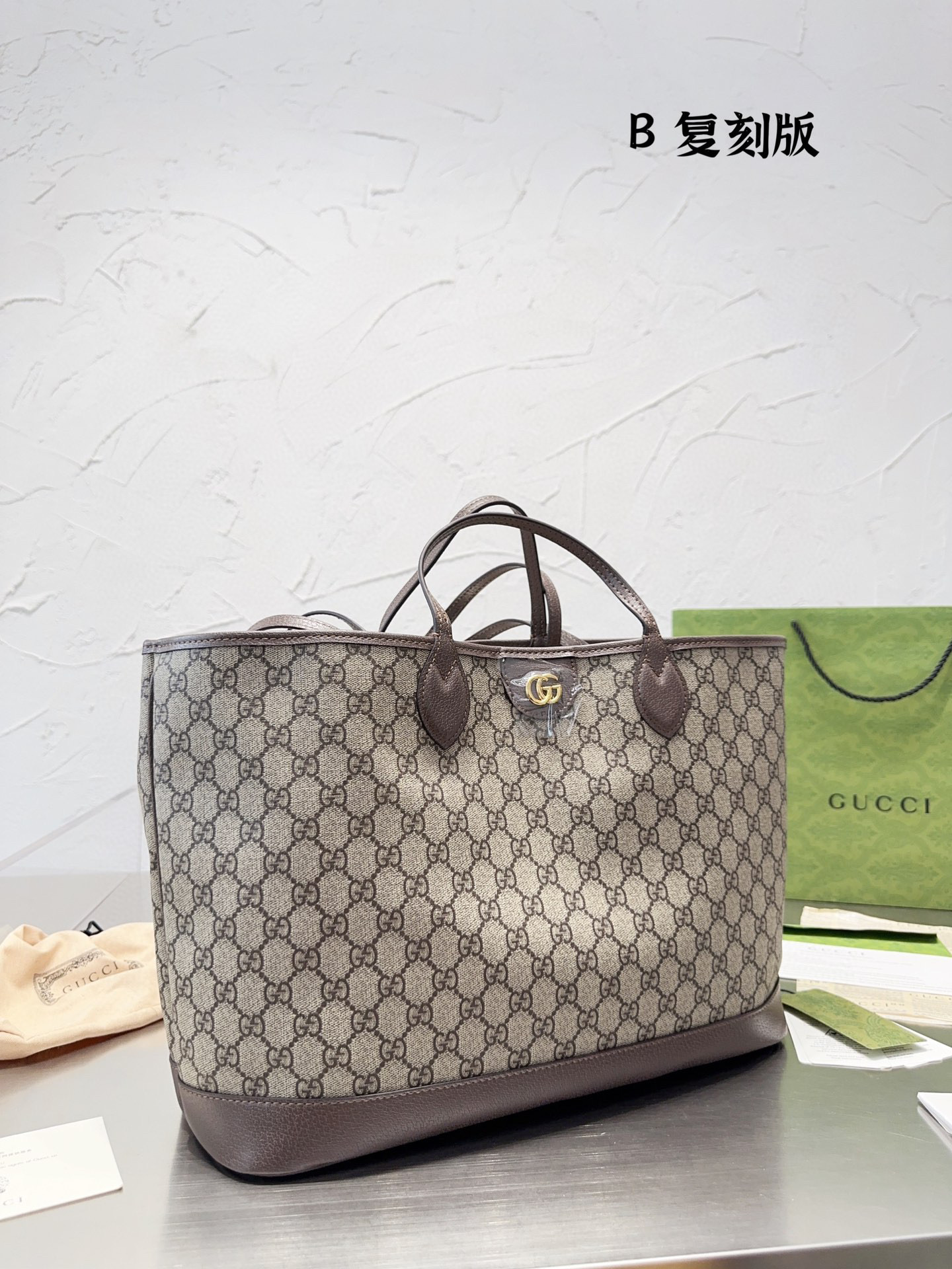 560 $76 gucci gallery