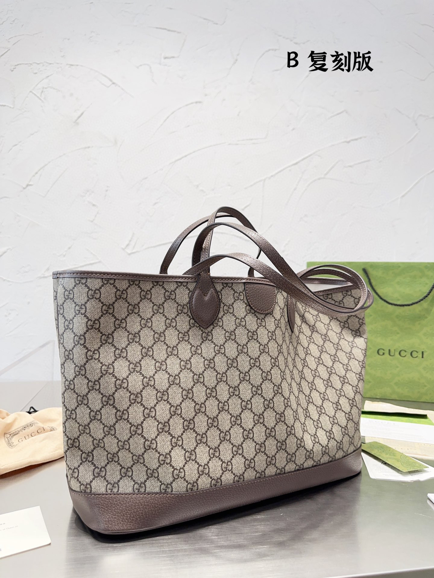 560 $76 gucci gallery