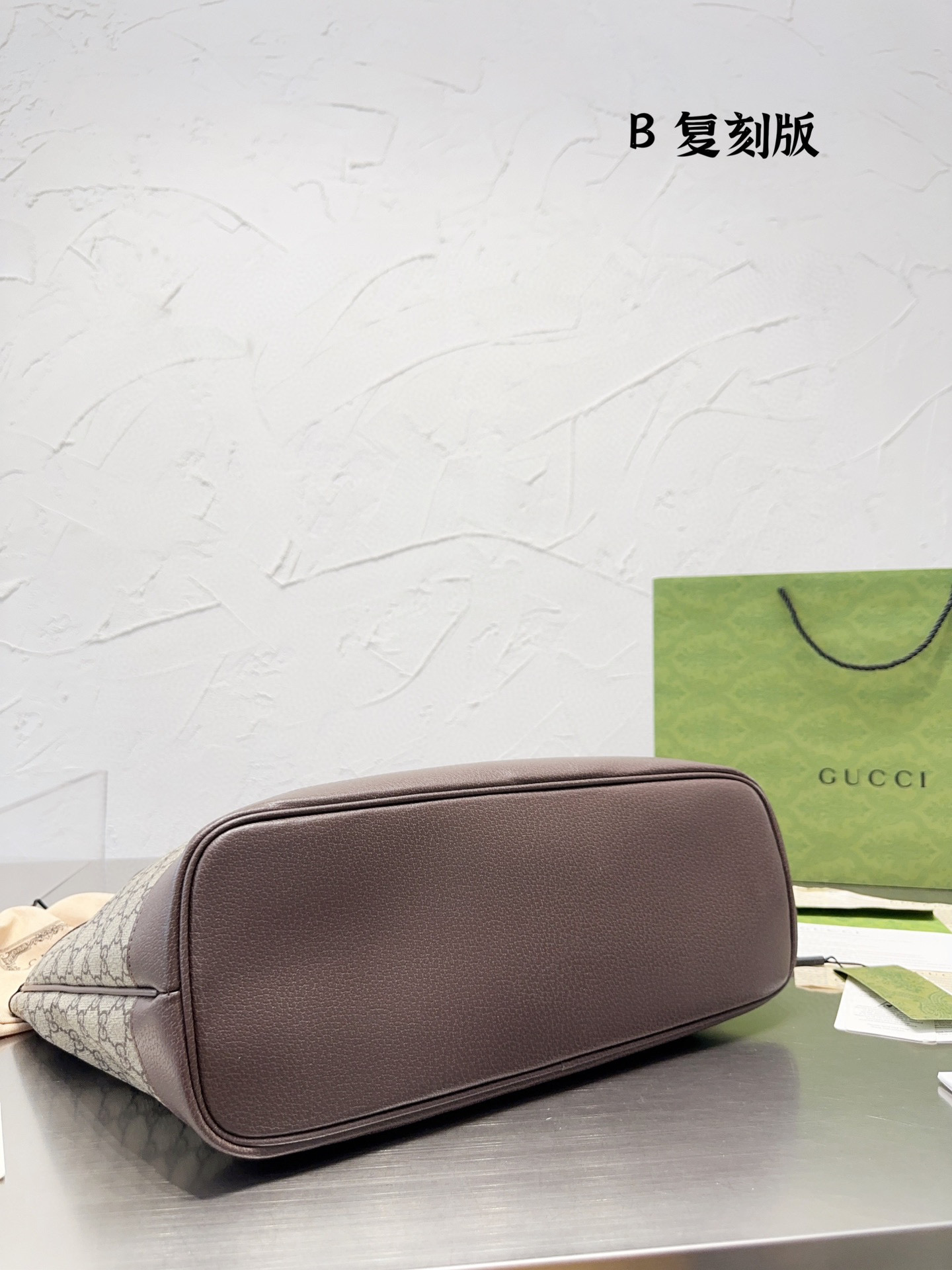 560 $76 gucci gallery