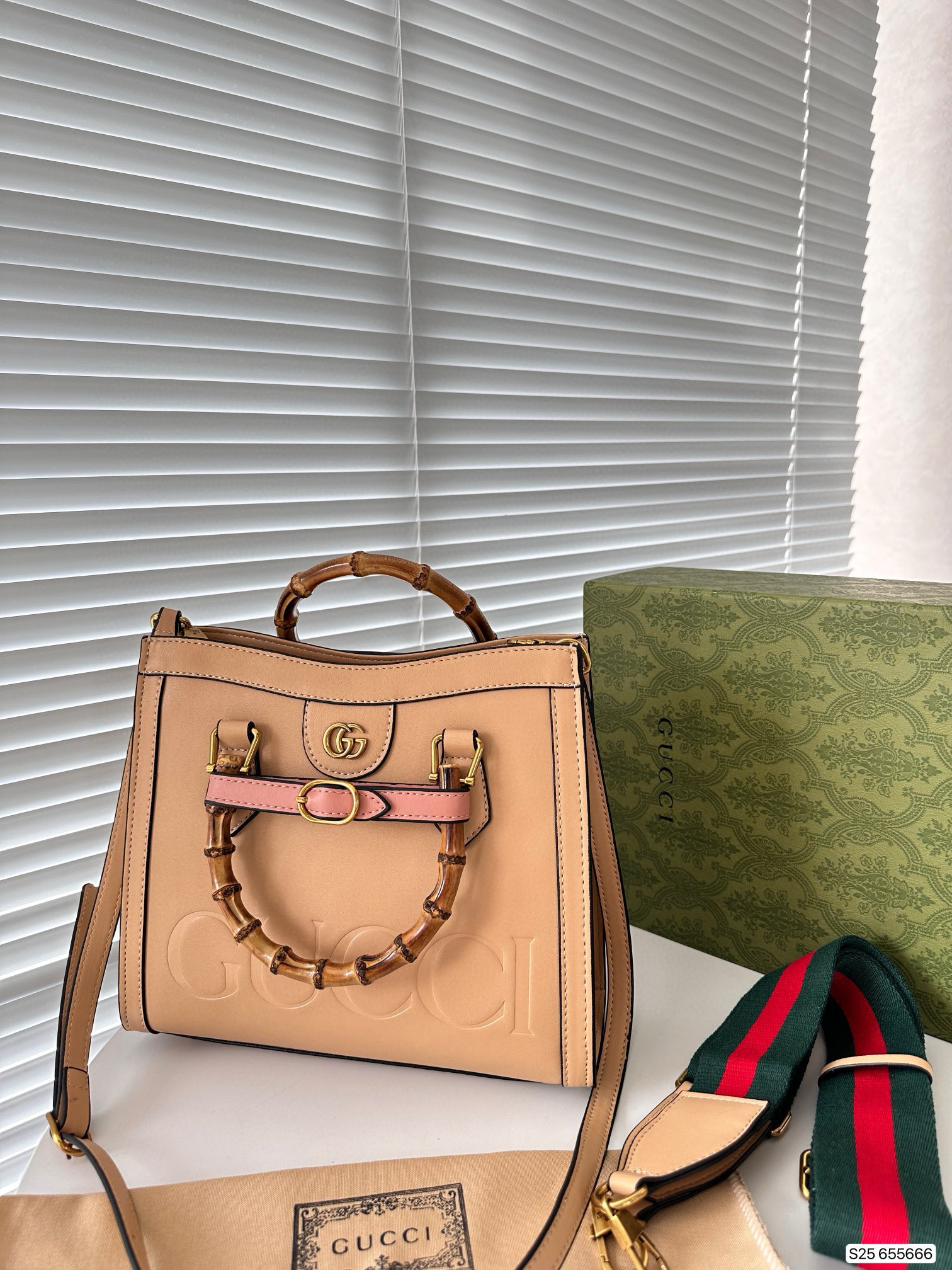 585 $81 gucci gallery