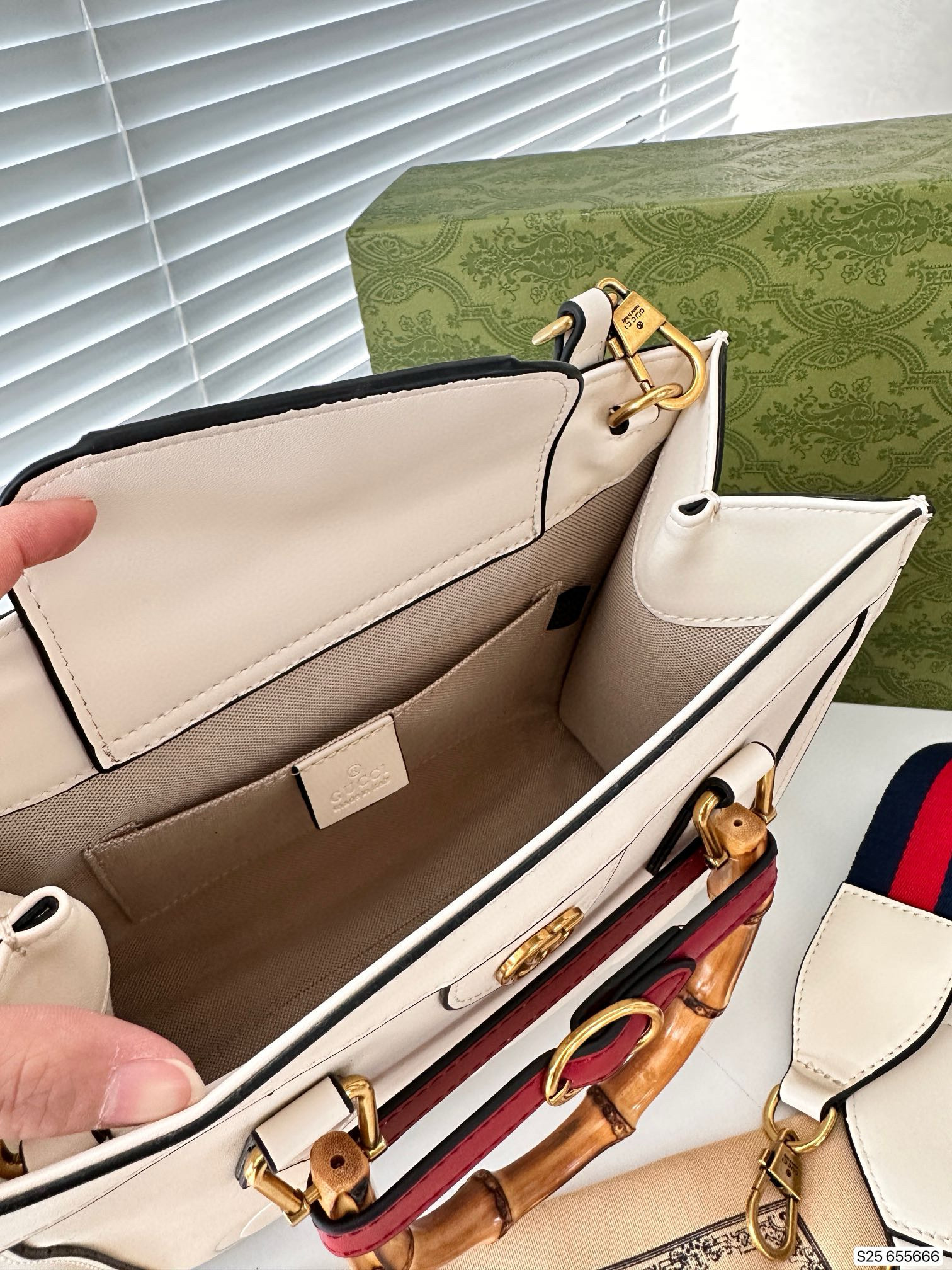 585 $81 gucci gallery