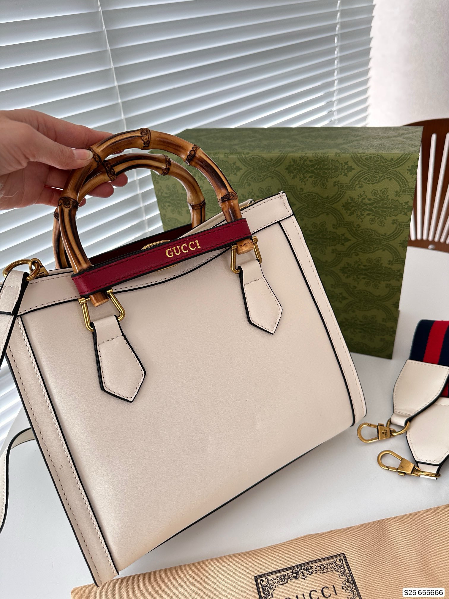 585 $81 gucci gallery