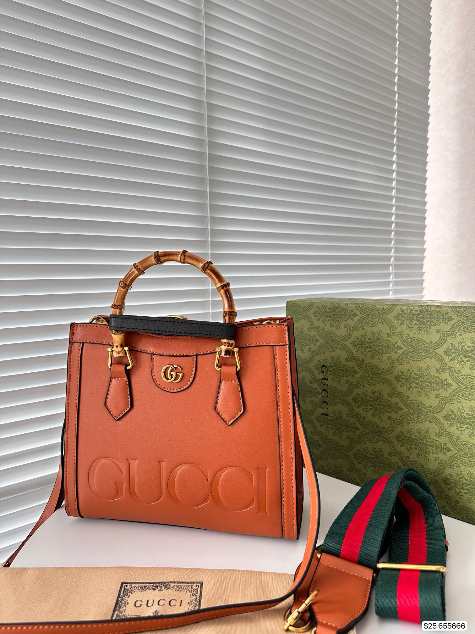 585 $81 gucci gallery