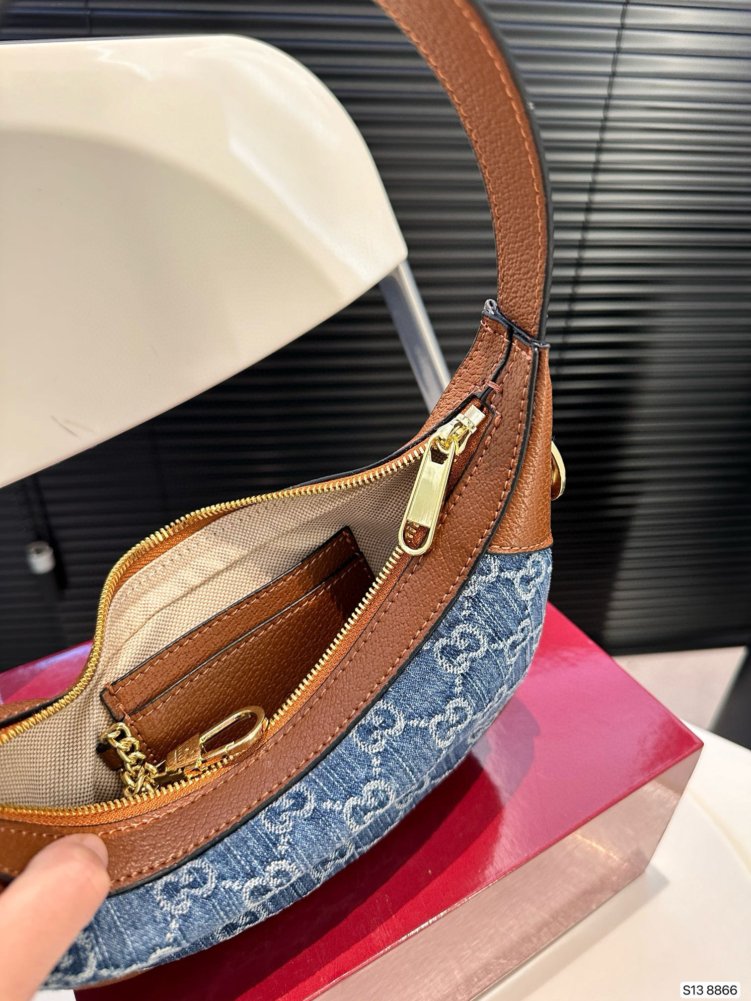 595 $61 gucci gallery
