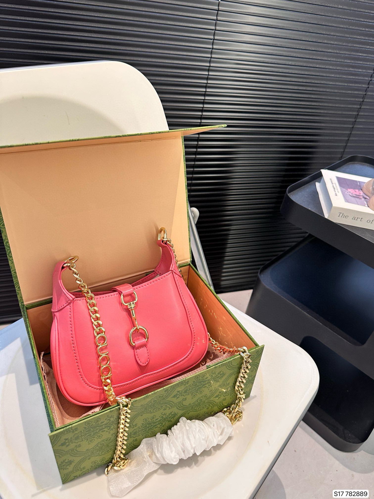 607 $66 gucci gallery