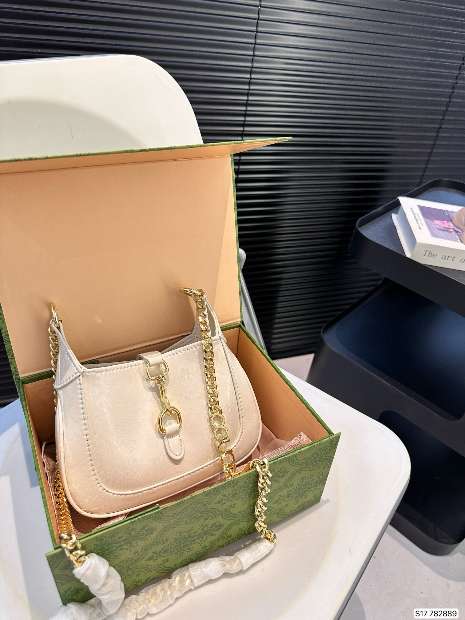 607 $66 gucci gallery