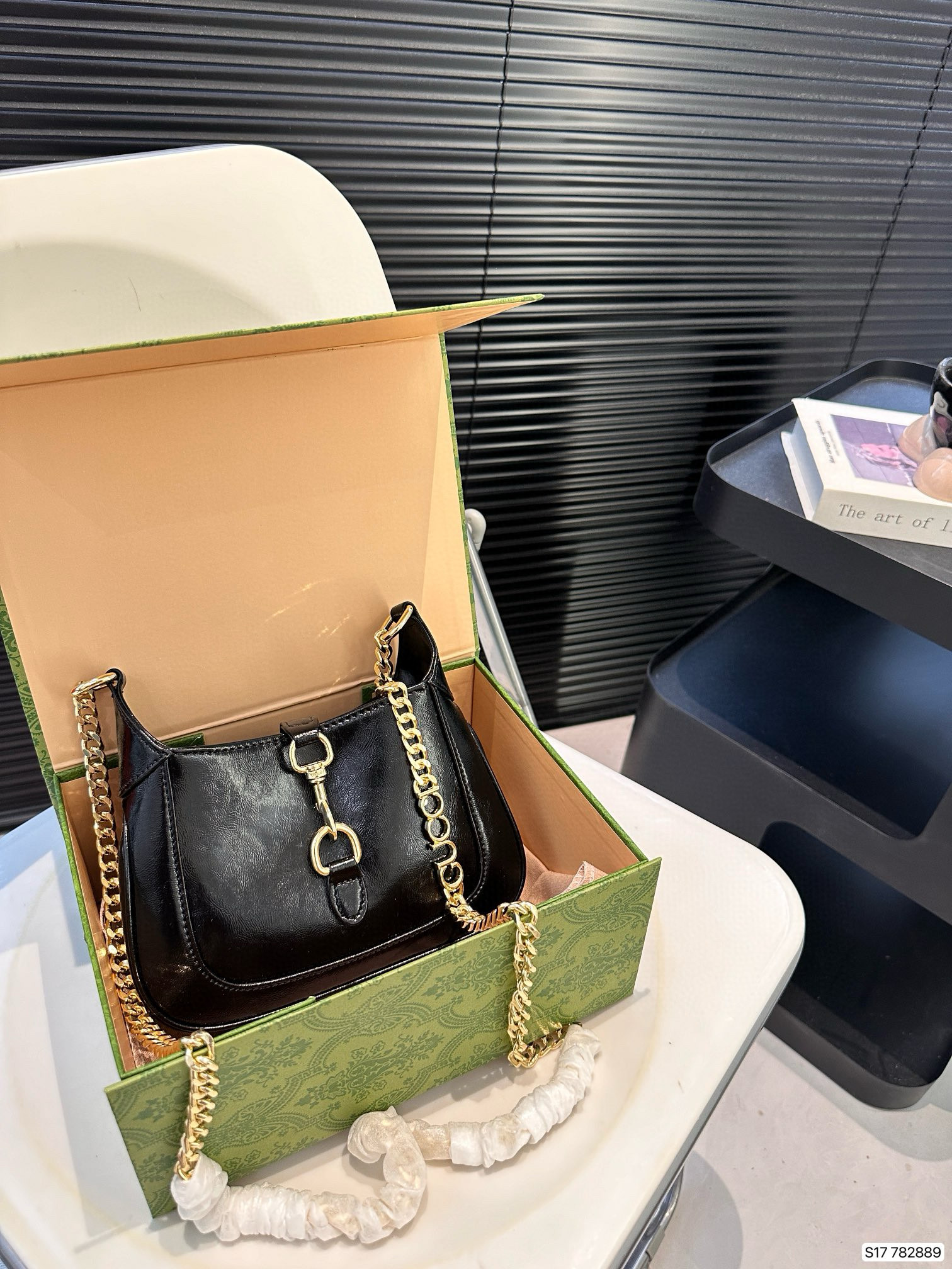 607 $66 gucci gallery