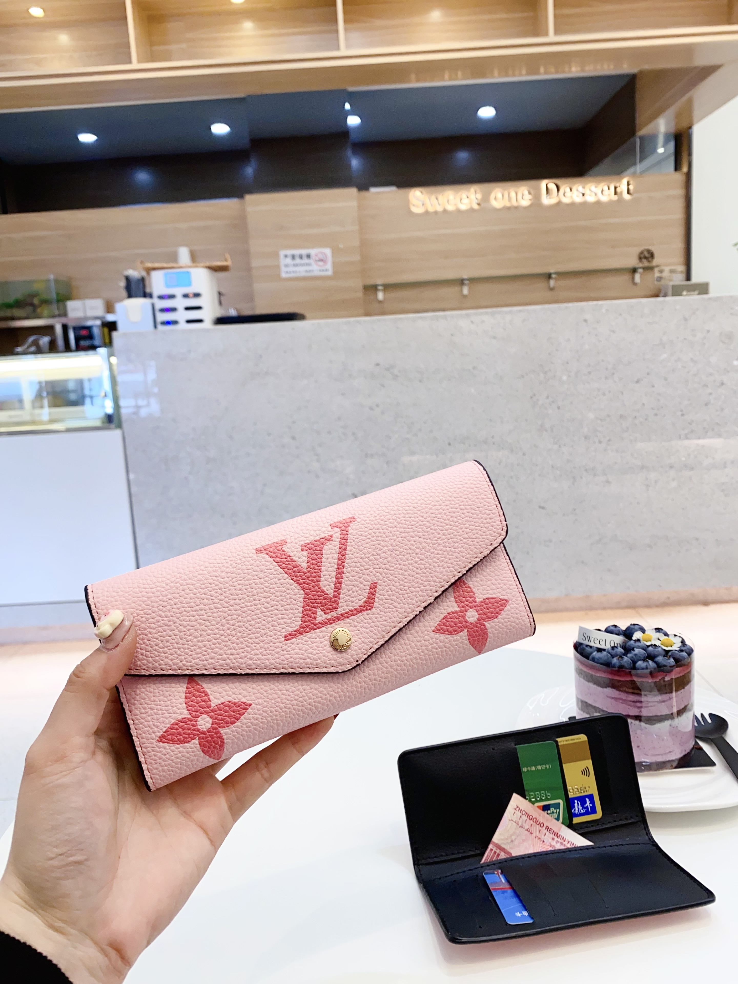 634 $30 LV gallery