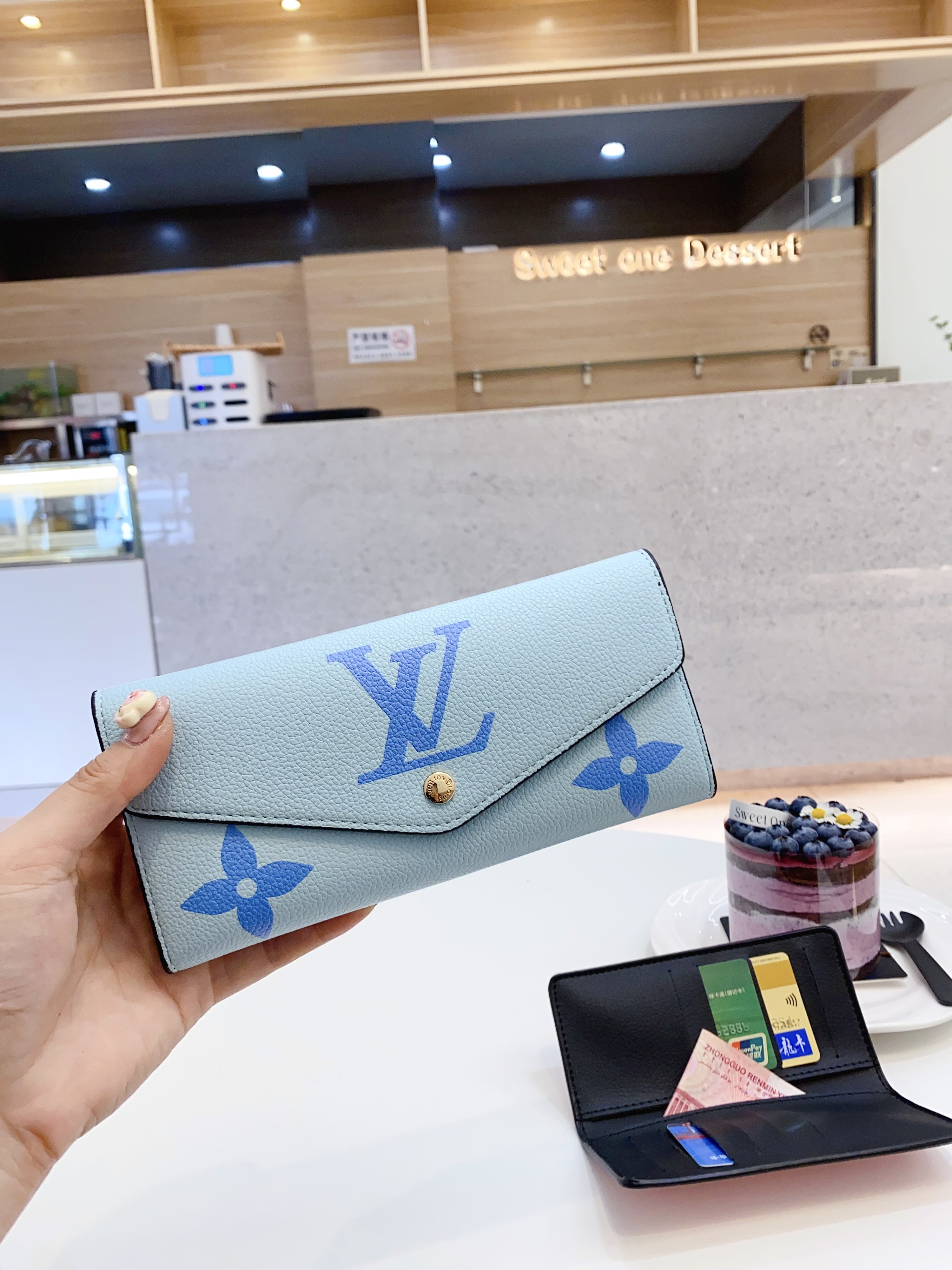 634 $30 LV gallery