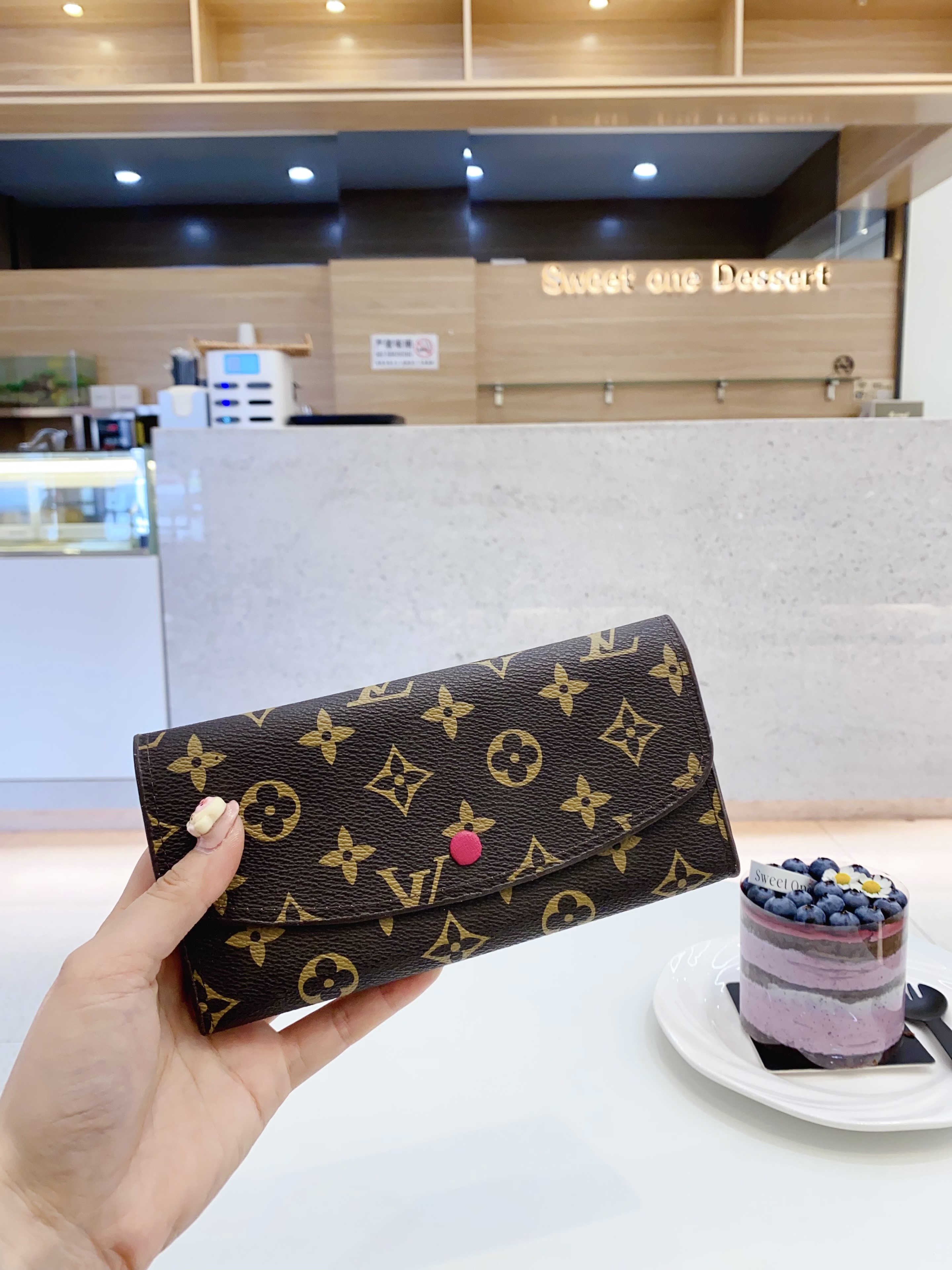 634 $30 LV gallery