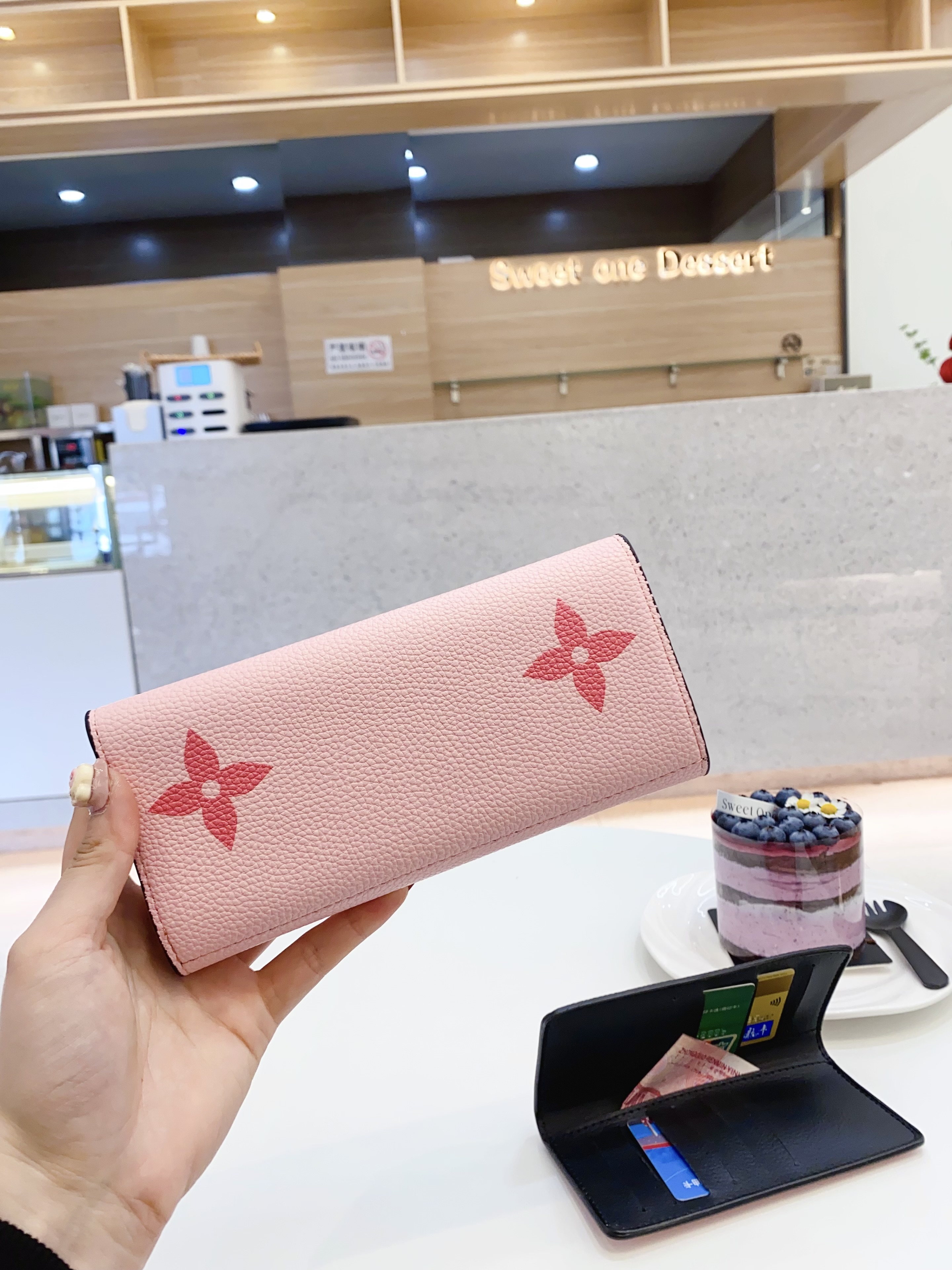 634 $30 LV gallery