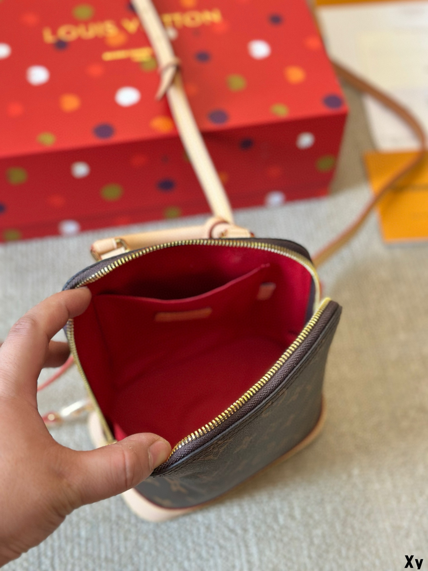 656 $75 LV gallery