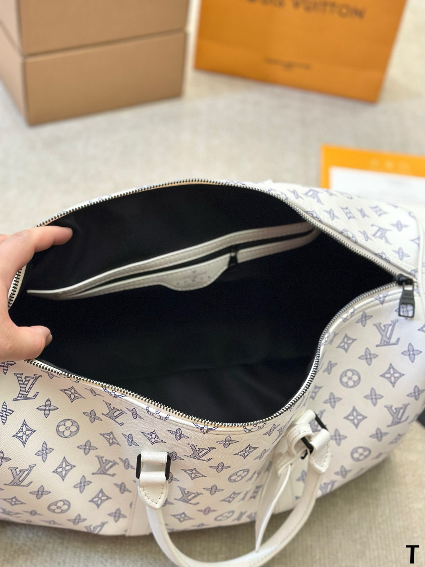 671 $77 LV gallery