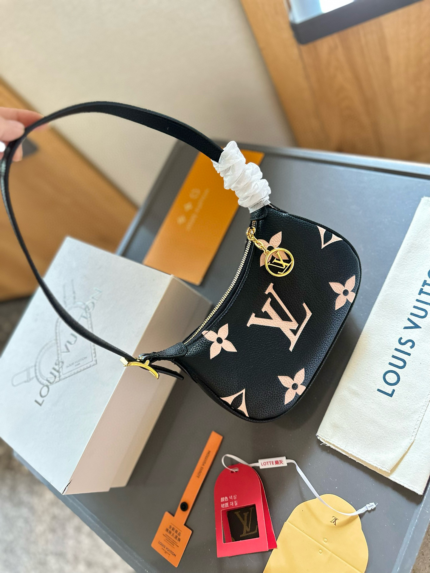 695 $77 LV gallery