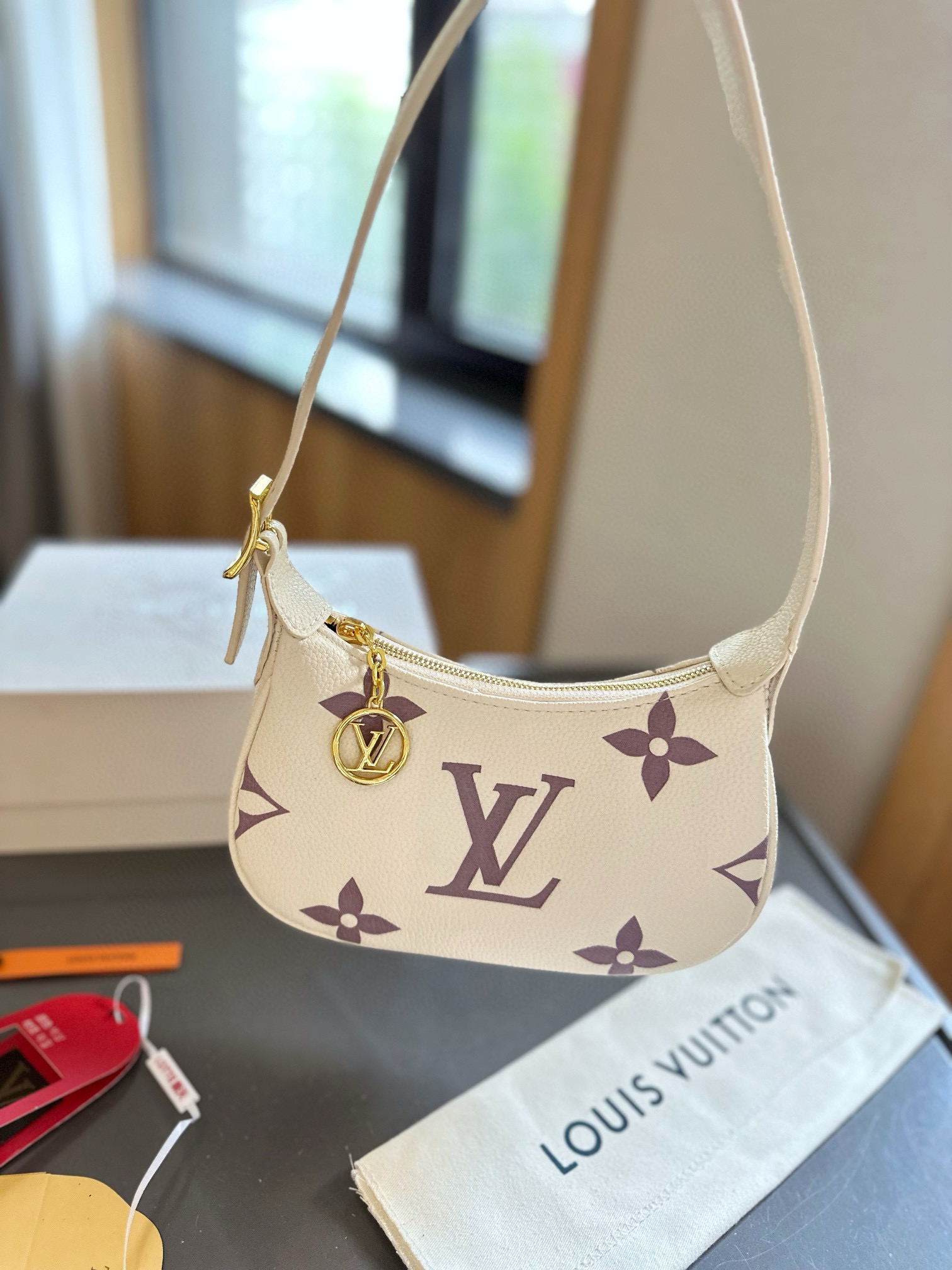 695 $77 LV gallery