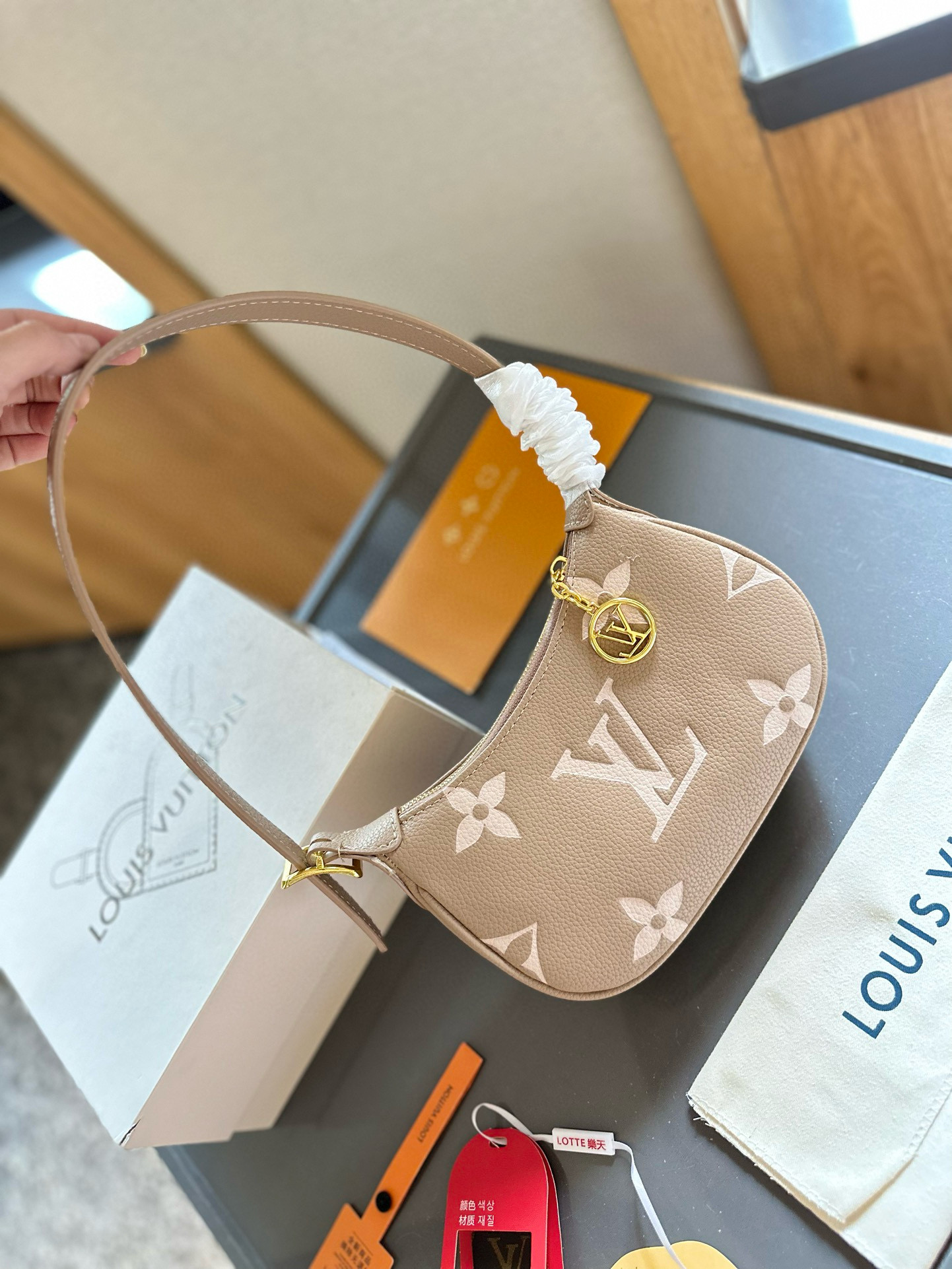 695 $77 LV gallery